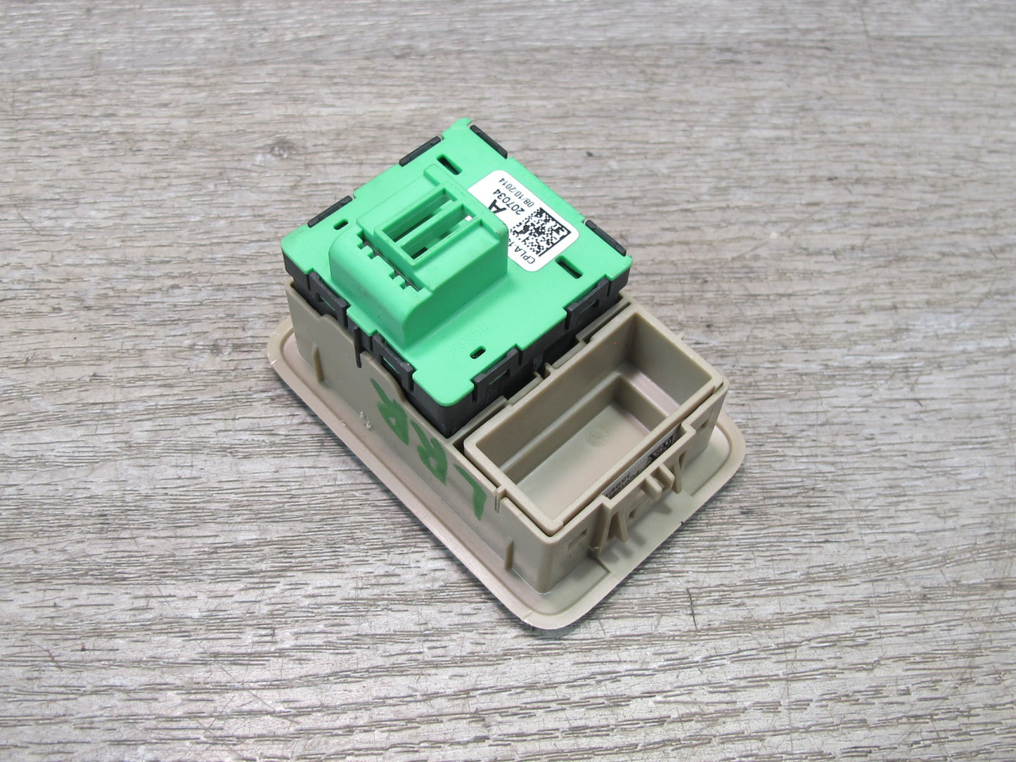 2013-2017 Land Range Rover L405 Rear Seat Fold Down Button Switch CPLA-14D340-AC