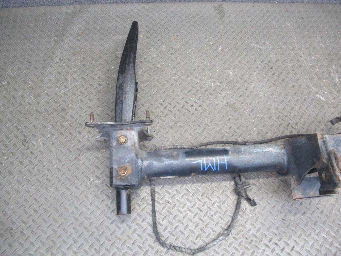 06-11 Mercedes W164 Ml-class Rear Trailer TOW Hitch Reinforcement Bar w Foam OEM