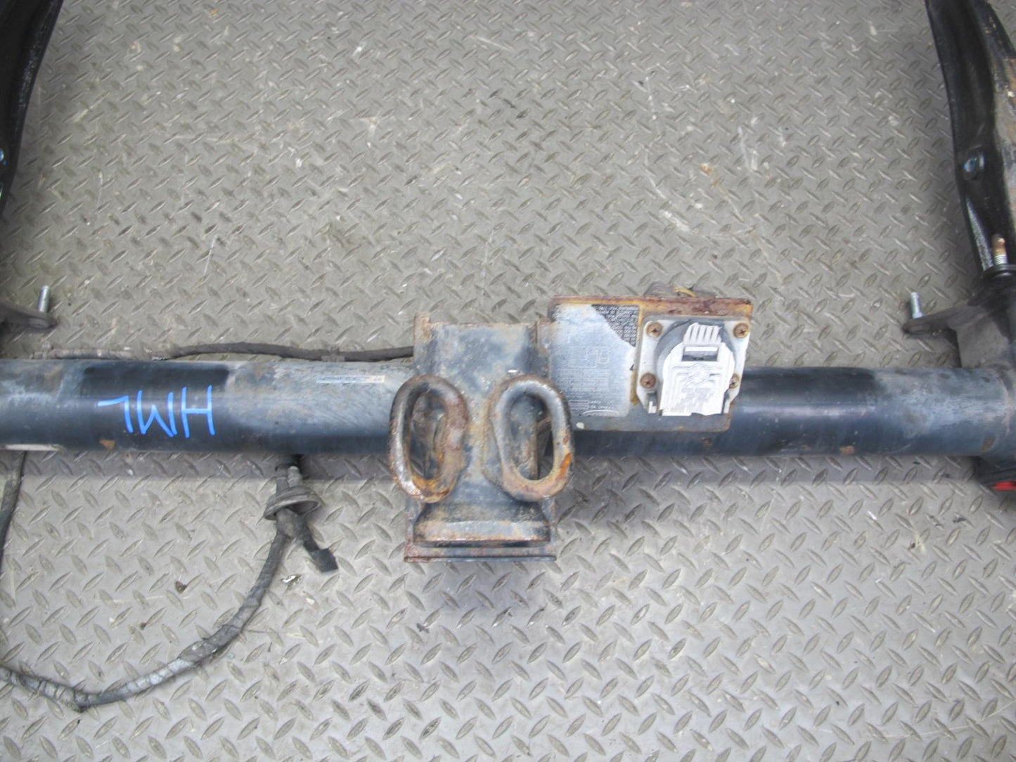 06-11 Mercedes W164 Ml-class Rear Trailer TOW Hitch Reinforcement Bar w Foam OEM