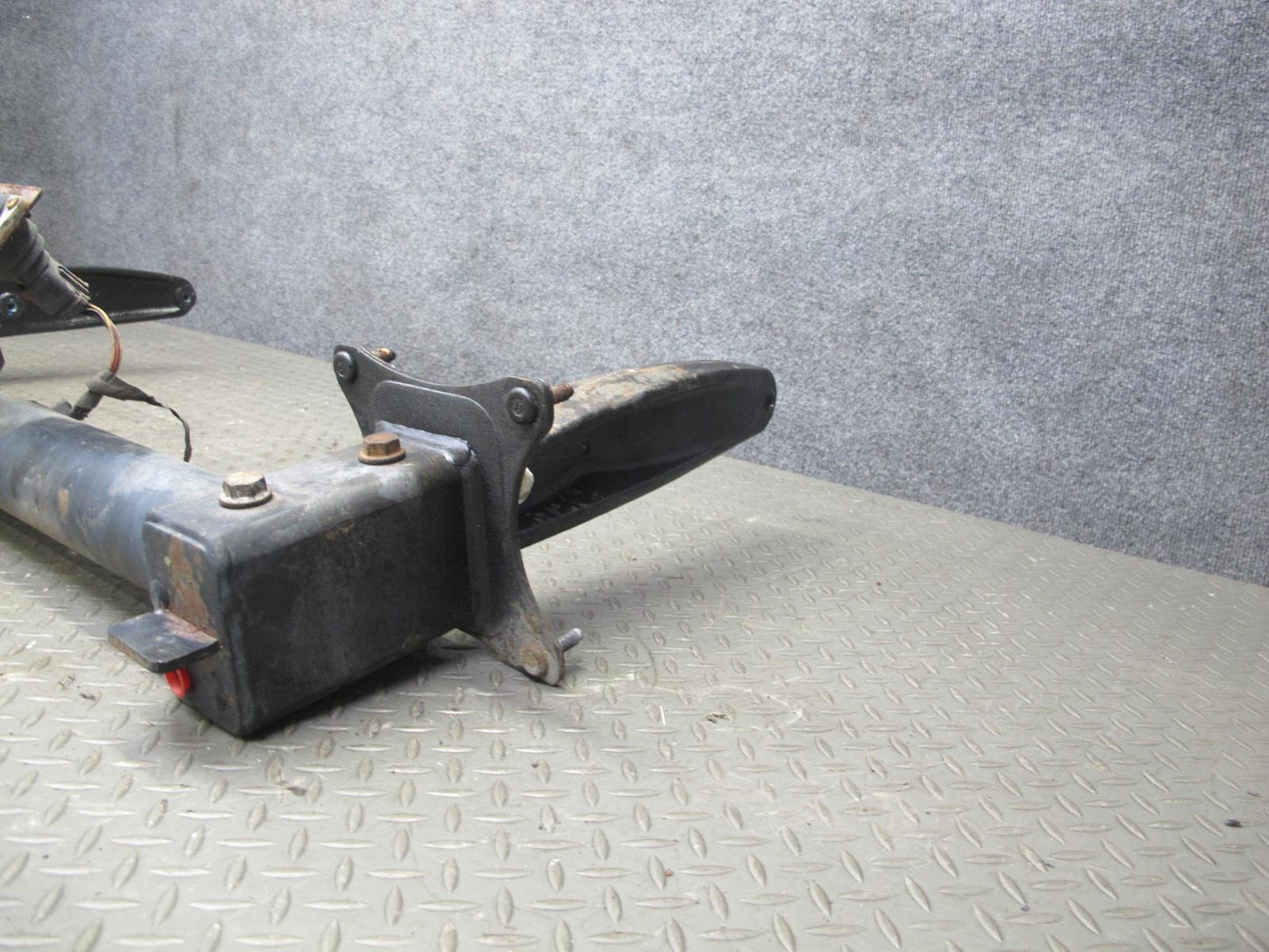 06-11 Mercedes W164 Ml-class Rear Trailer TOW Hitch Reinforcement Bar w Foam OEM