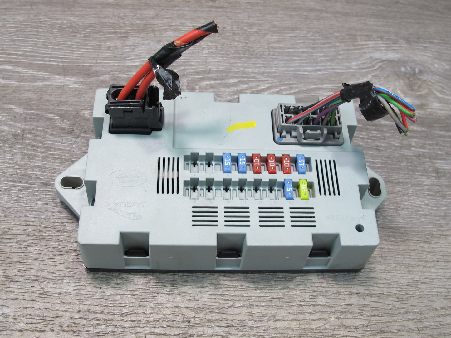 2014-2016 Land Range Rover L405 Rear Trunk Fuse Relay Box Module CPLA-14Q073-AA