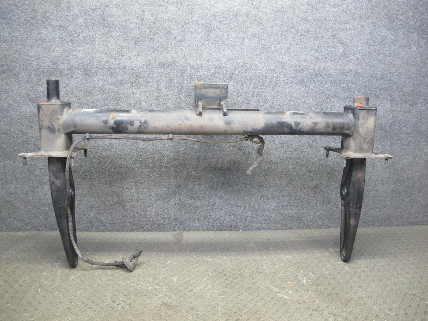 06-11 Mercedes W164 Ml-class Rear Trailer TOW Hitch Reinforcement Bar w Foam OEM