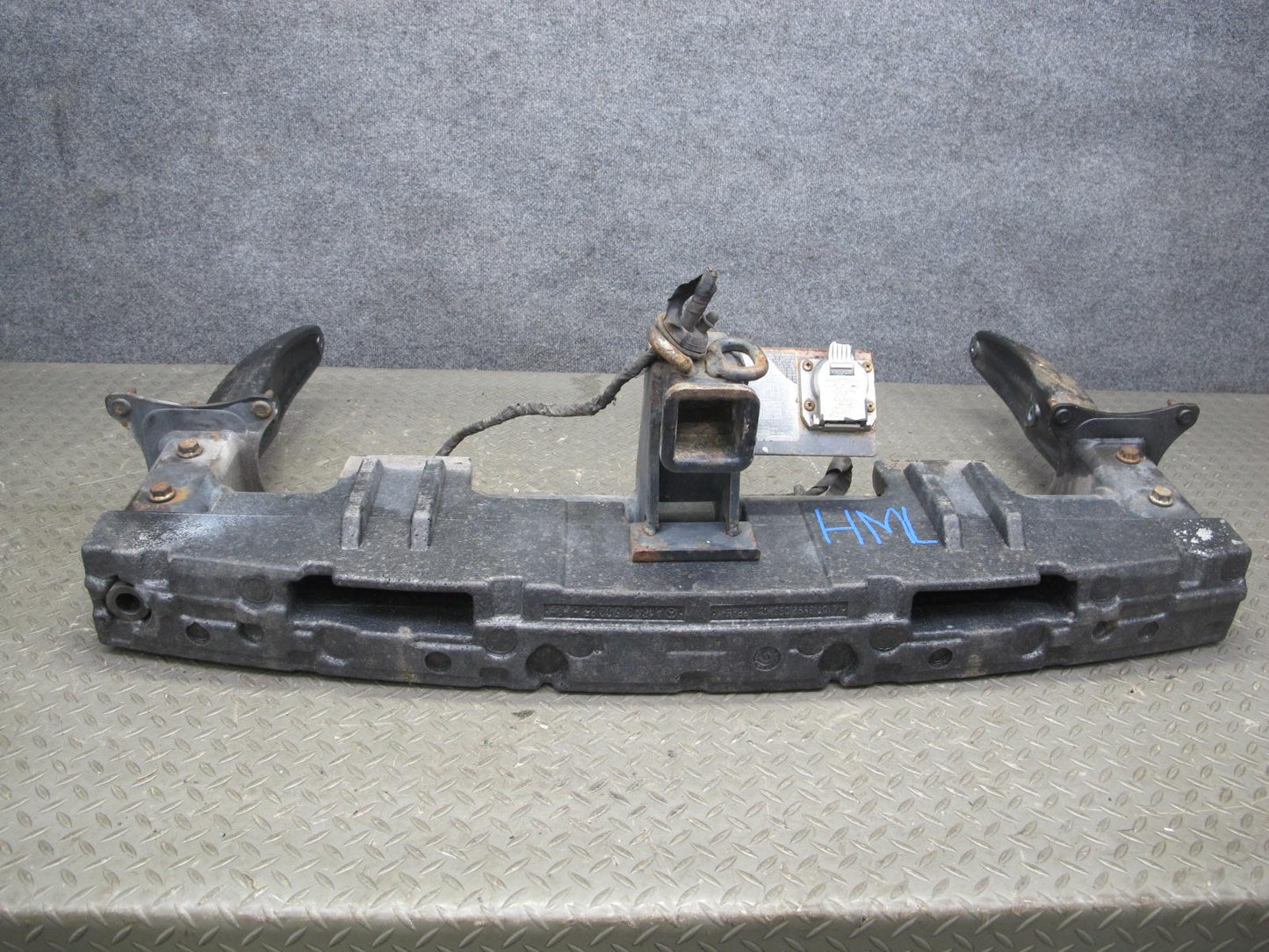 06-11 Mercedes W164 Ml-class Rear Trailer TOW Hitch Reinforcement Bar w Foam OEM