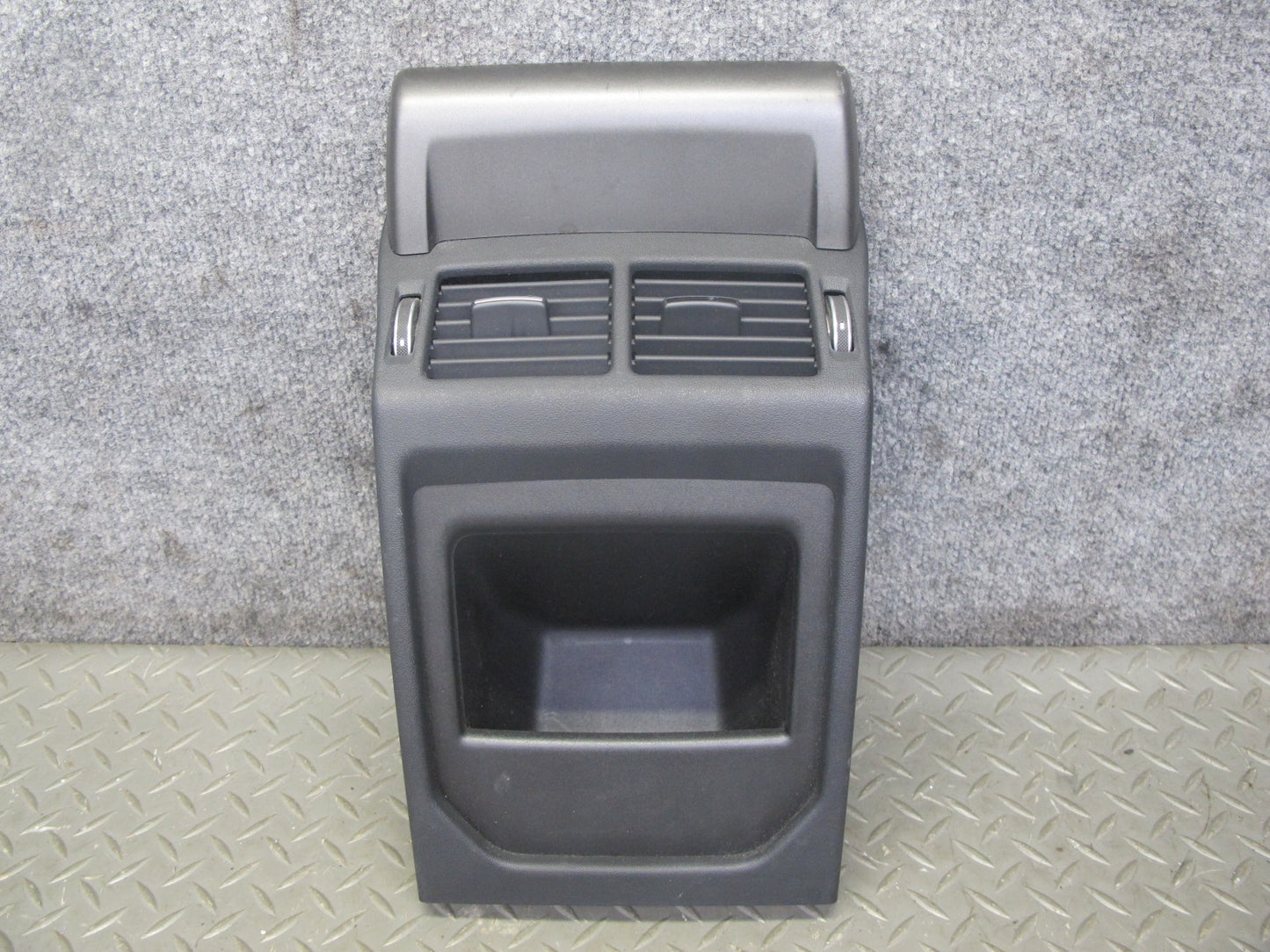 2012-2019 Range Rover Evoque L538 Rear Center Console Air Vent Trim Panel