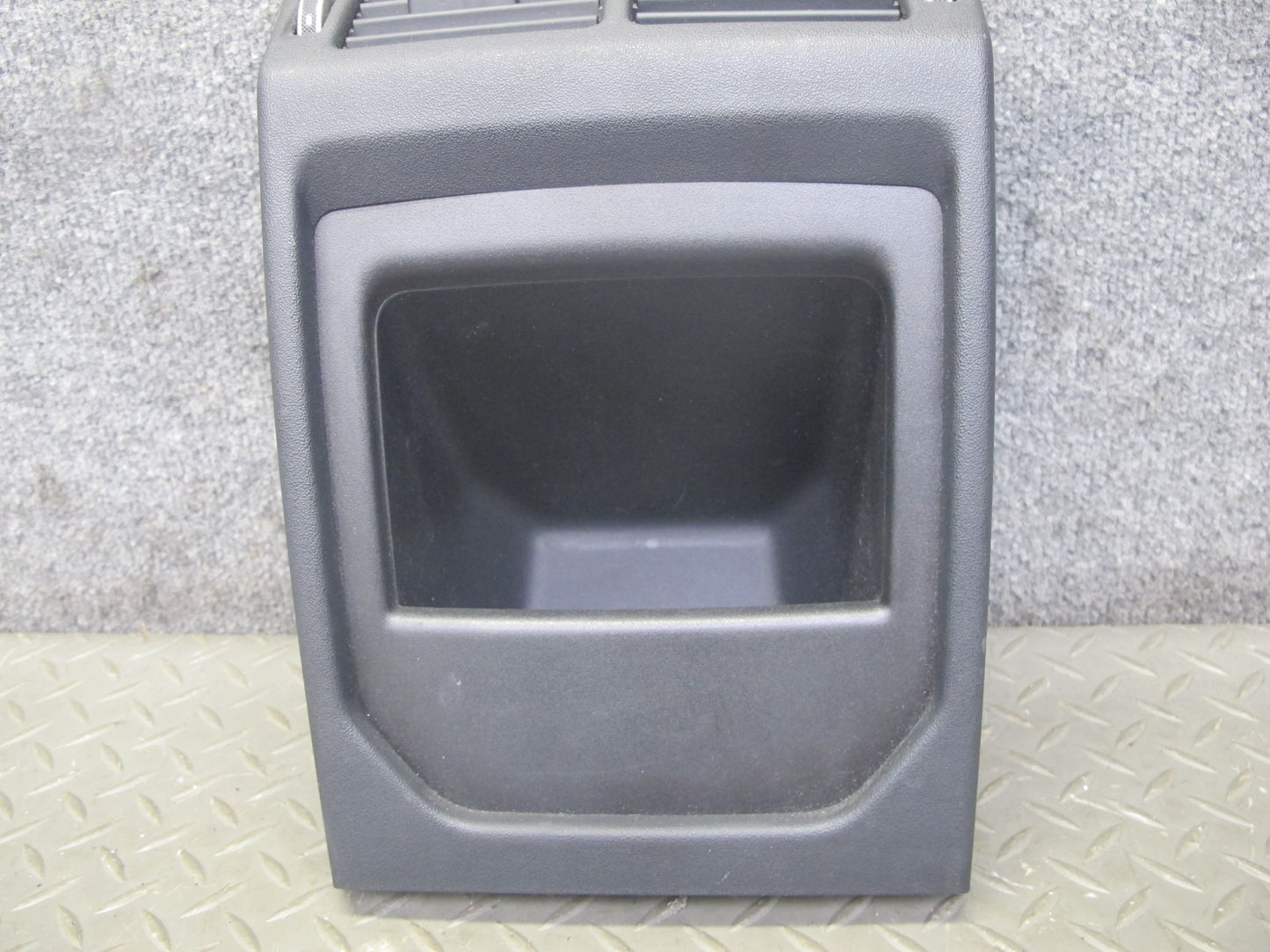 2012-2019 Range Rover Evoque L538 Rear Center Console Air Vent Trim Panel