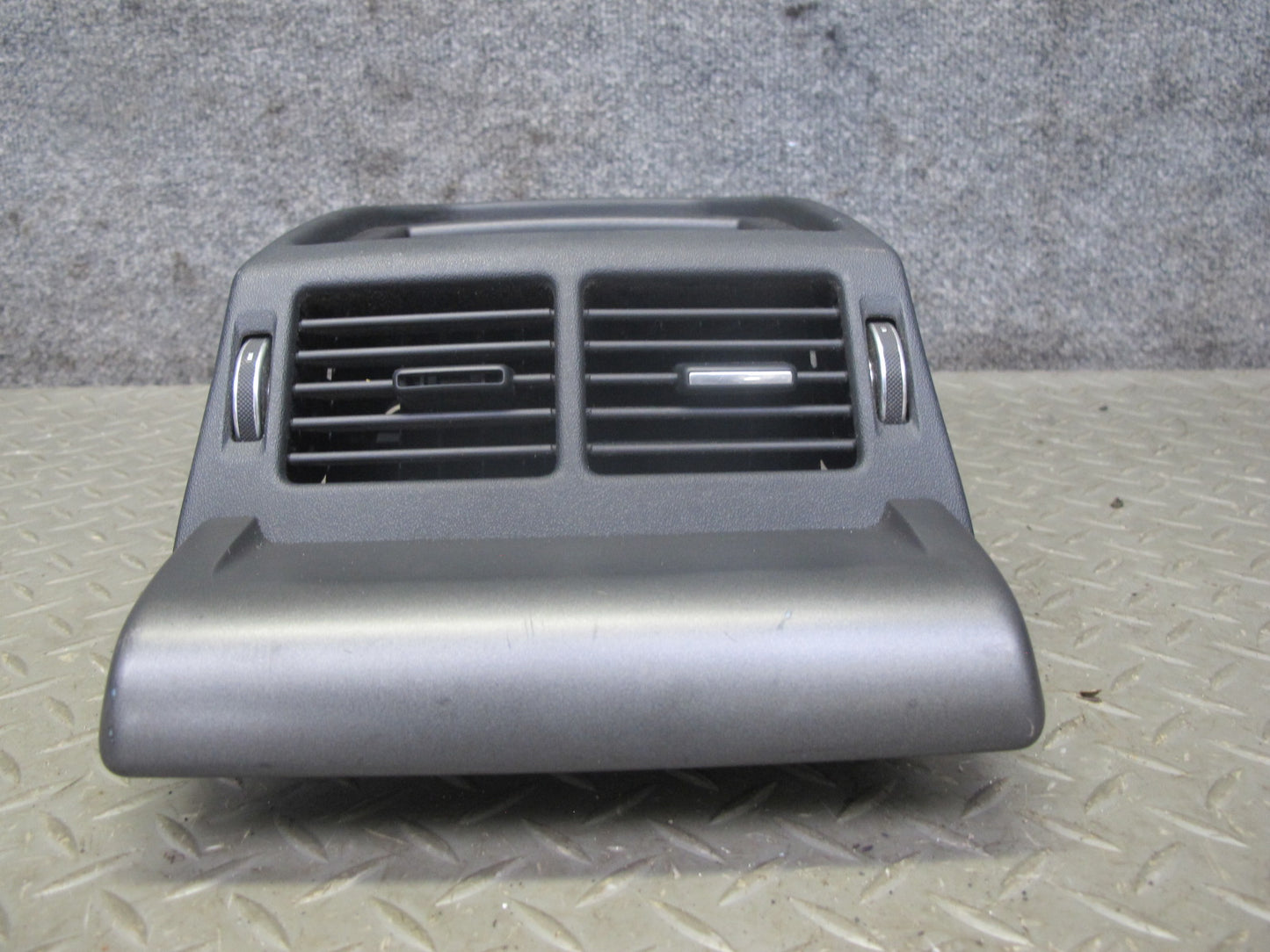 2012-2019 Range Rover Evoque L538 Rear Center Console Air Vent Trim Panel