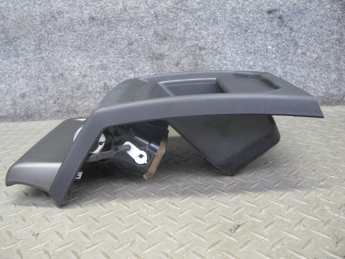 2012-2019 Range Rover Evoque L538 Rear Center Console Air Vent Trim Panel