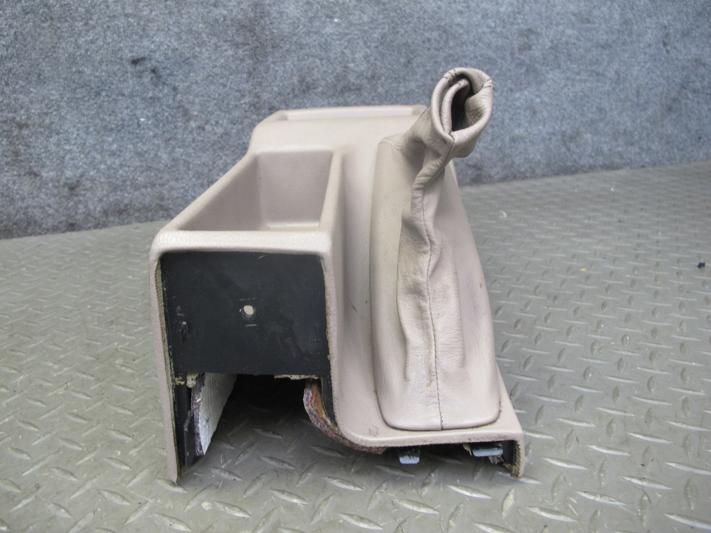 92-95 BMW E34 5-SERIES Center Console Trim Panel w Air Vent & Brake Boot OEM