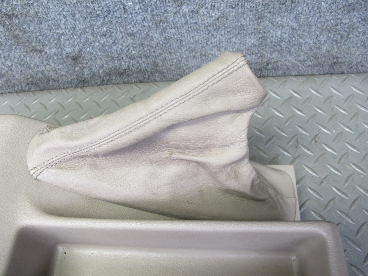 92-95 BMW E34 5-SERIES Center Console Trim Panel w Air Vent & Brake Boot OEM