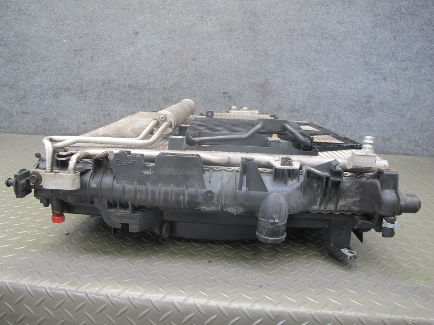 07-11 Mercedes W164 ML63 AMG Engine Cooling Radiator Condenser w Fan Shroud OEM