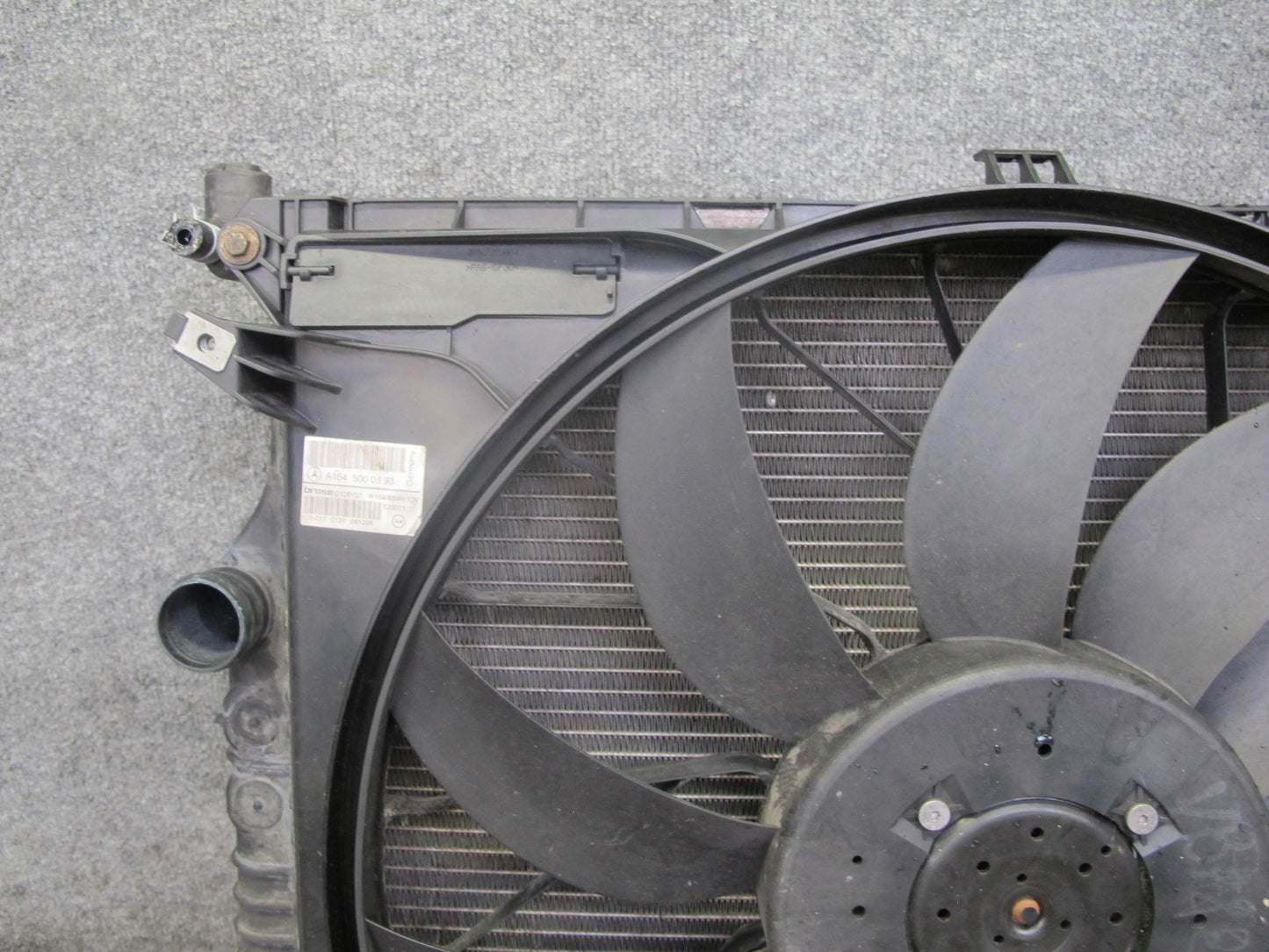 07-11 Mercedes W164 ML63 AMG Engine Cooling Radiator Condenser w Fan Shroud OEM