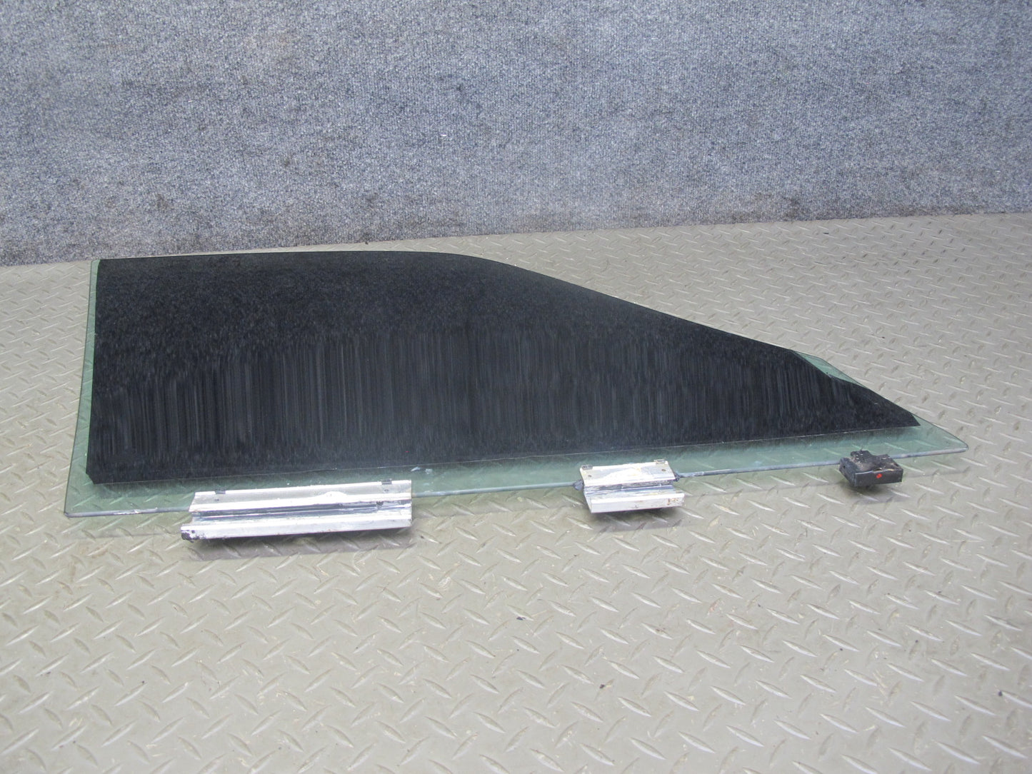 89-95 BMW E34 5-SERIES Front Left Driver Door Glass Window OEM