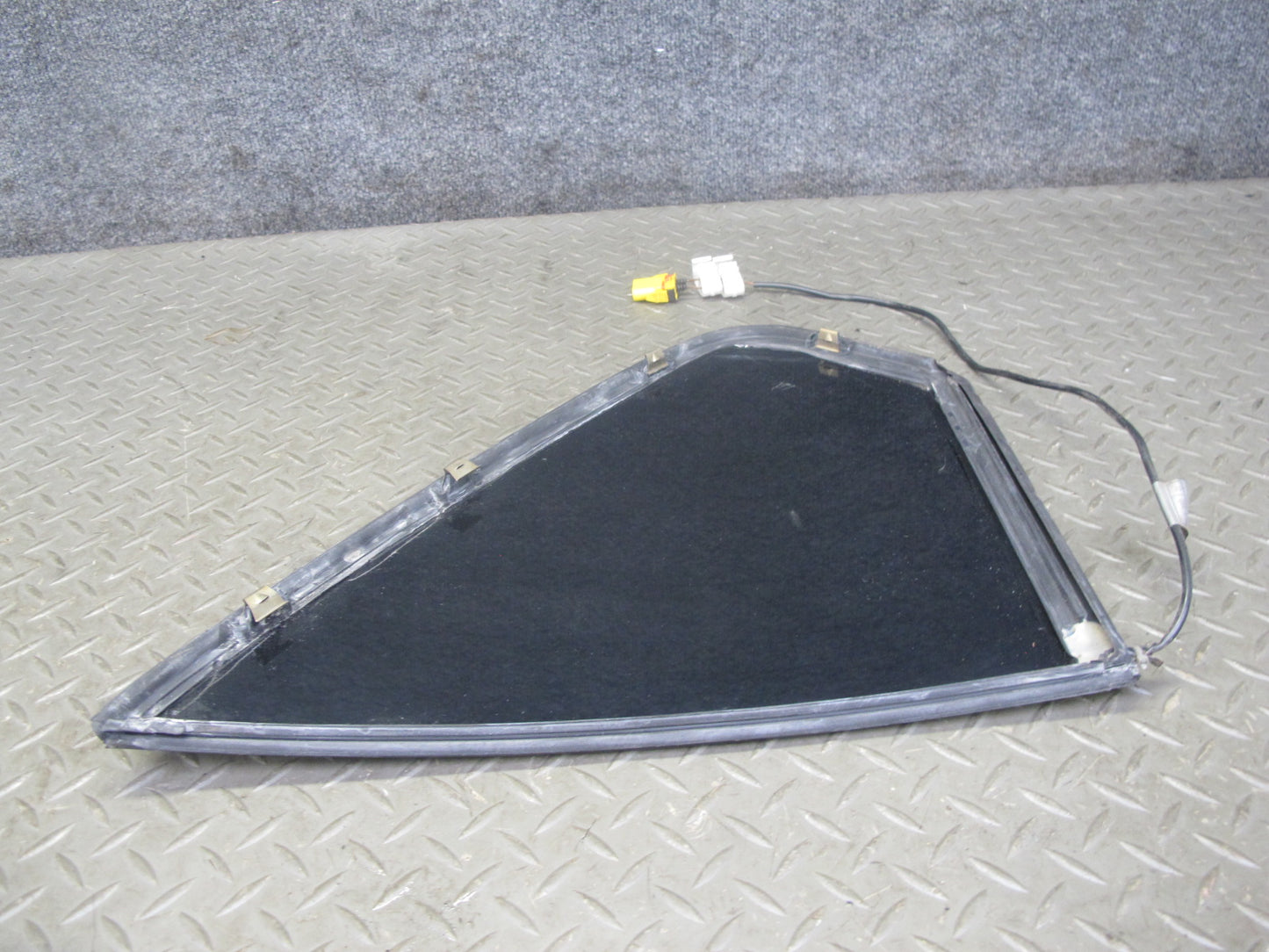 89-95 BMW E34 5-SERIES Sedan Rear Right Quarter Window Glass OEM