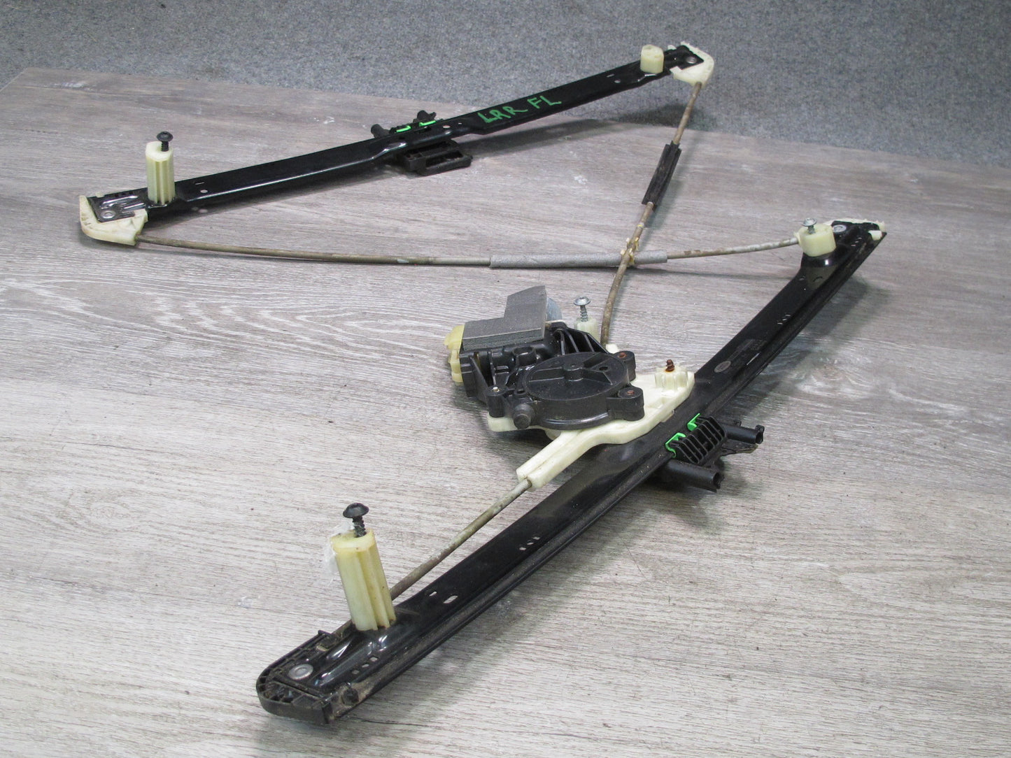 2013-2019 Land Range Rover L405 Front Left Door Window Regulator w Motor