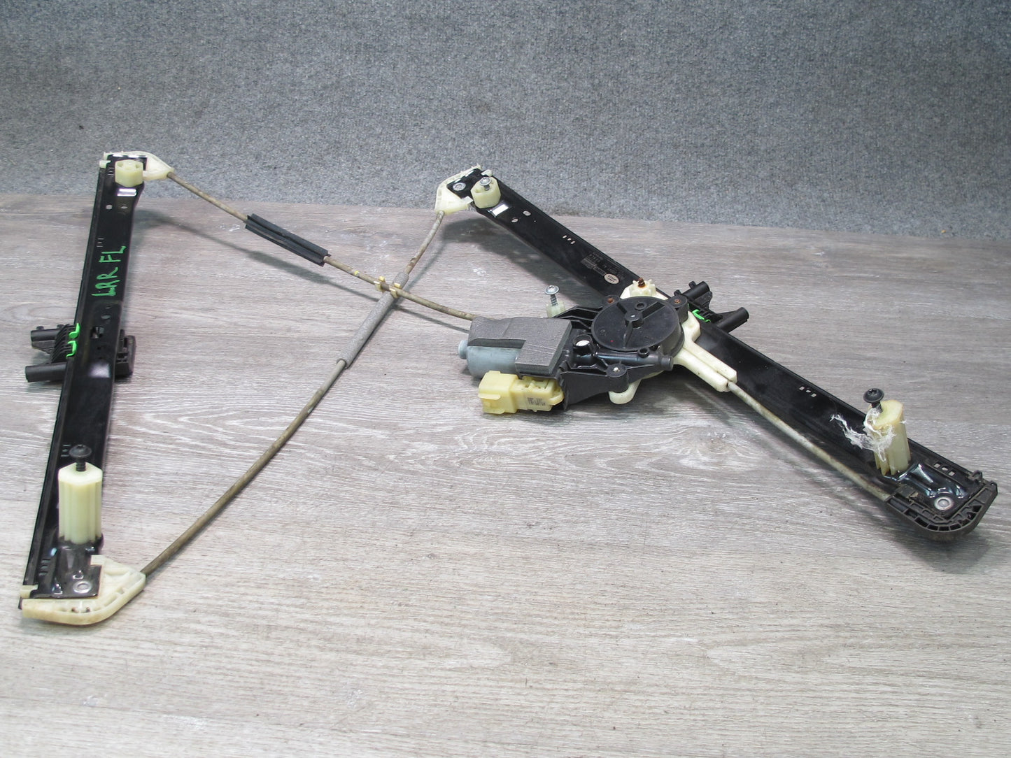2013-2019 Land Range Rover L405 Front Left Door Window Regulator w Motor