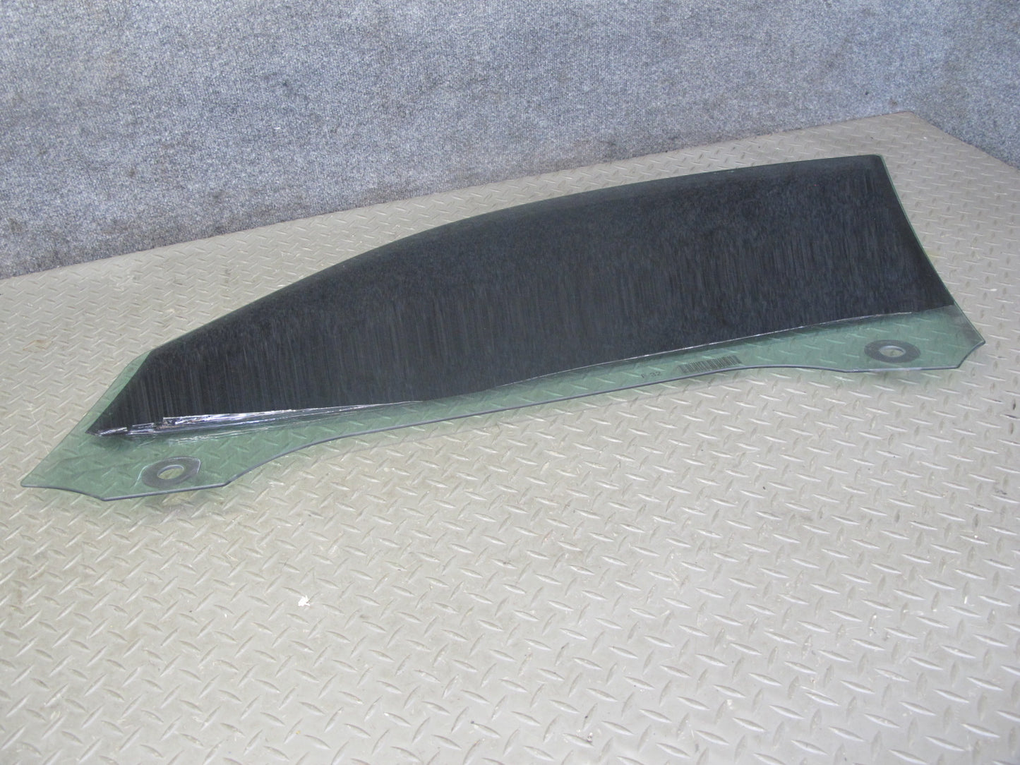 2015-2020 BMW F82 M4 Coupe Right Passenger Door Glass Window