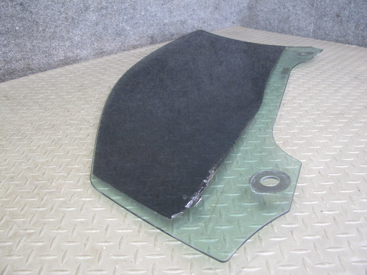 2015-2020 BMW F82 M4 Coupe Right Passenger Door Glass Window