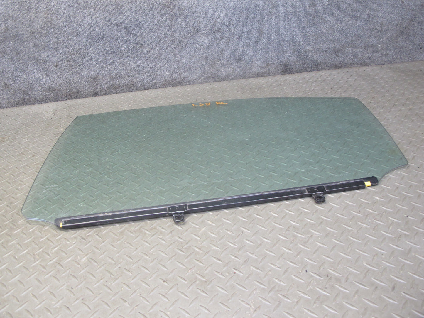 01-06 Lexus UCF30L LS430 Rear Left Door Glass Window OEM
