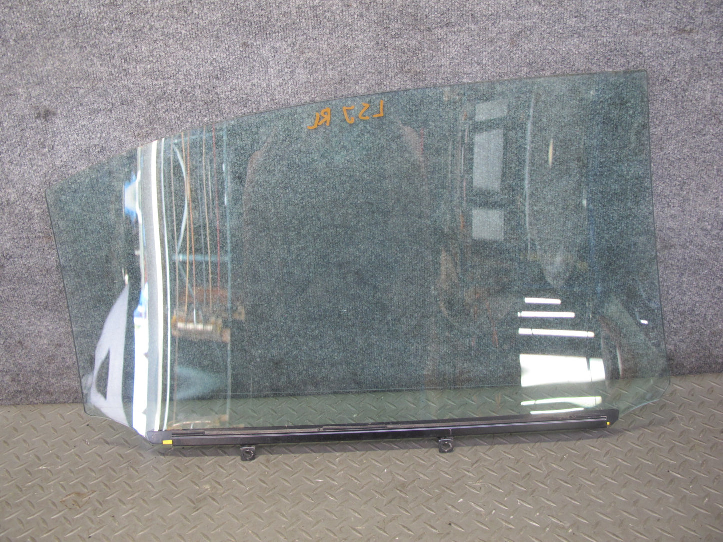 01-06 Lexus UCF30L LS430 Rear Left Door Glass Window OEM