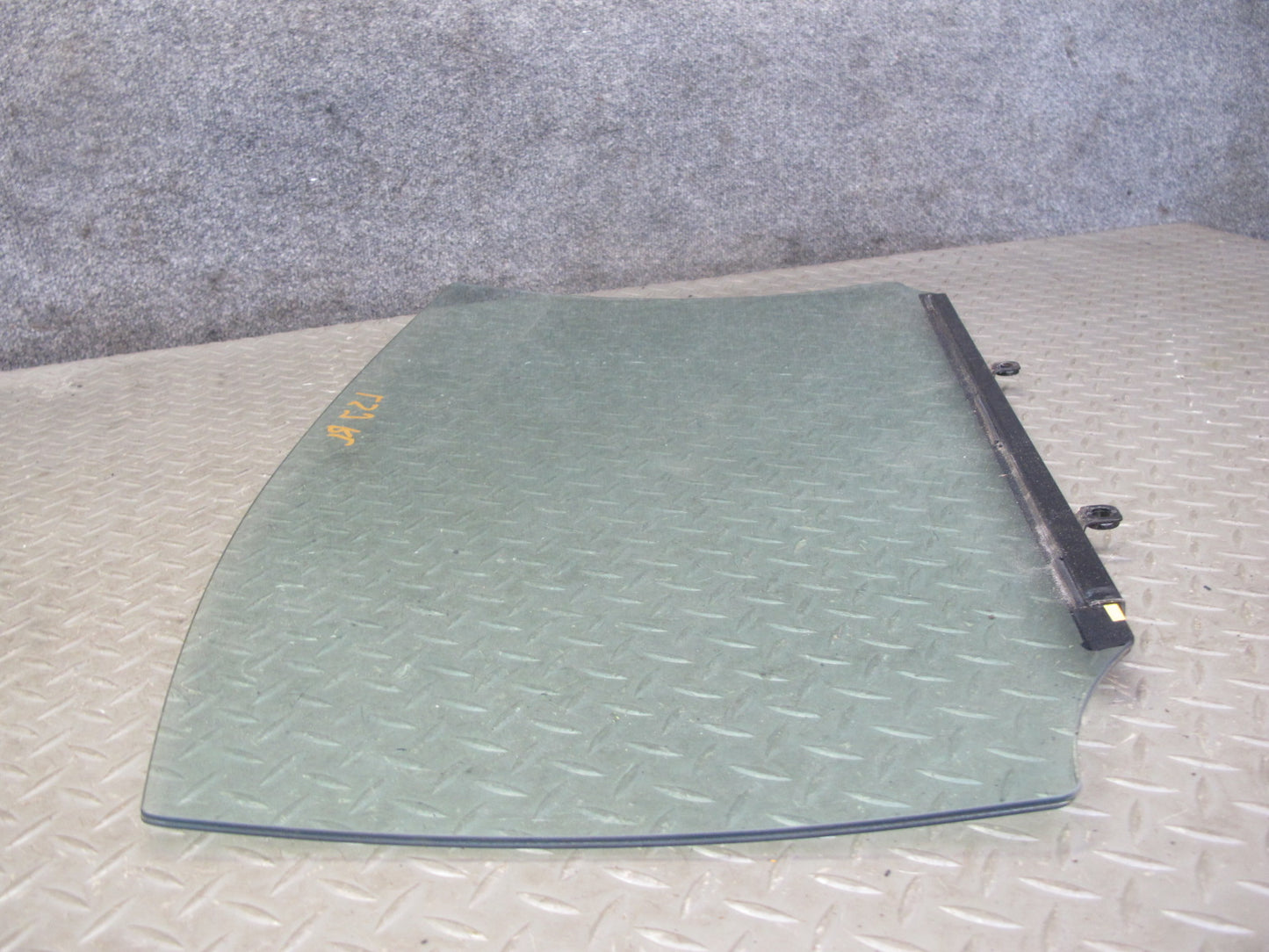 01-06 Lexus UCF30L LS430 Rear Left Door Glass Window OEM