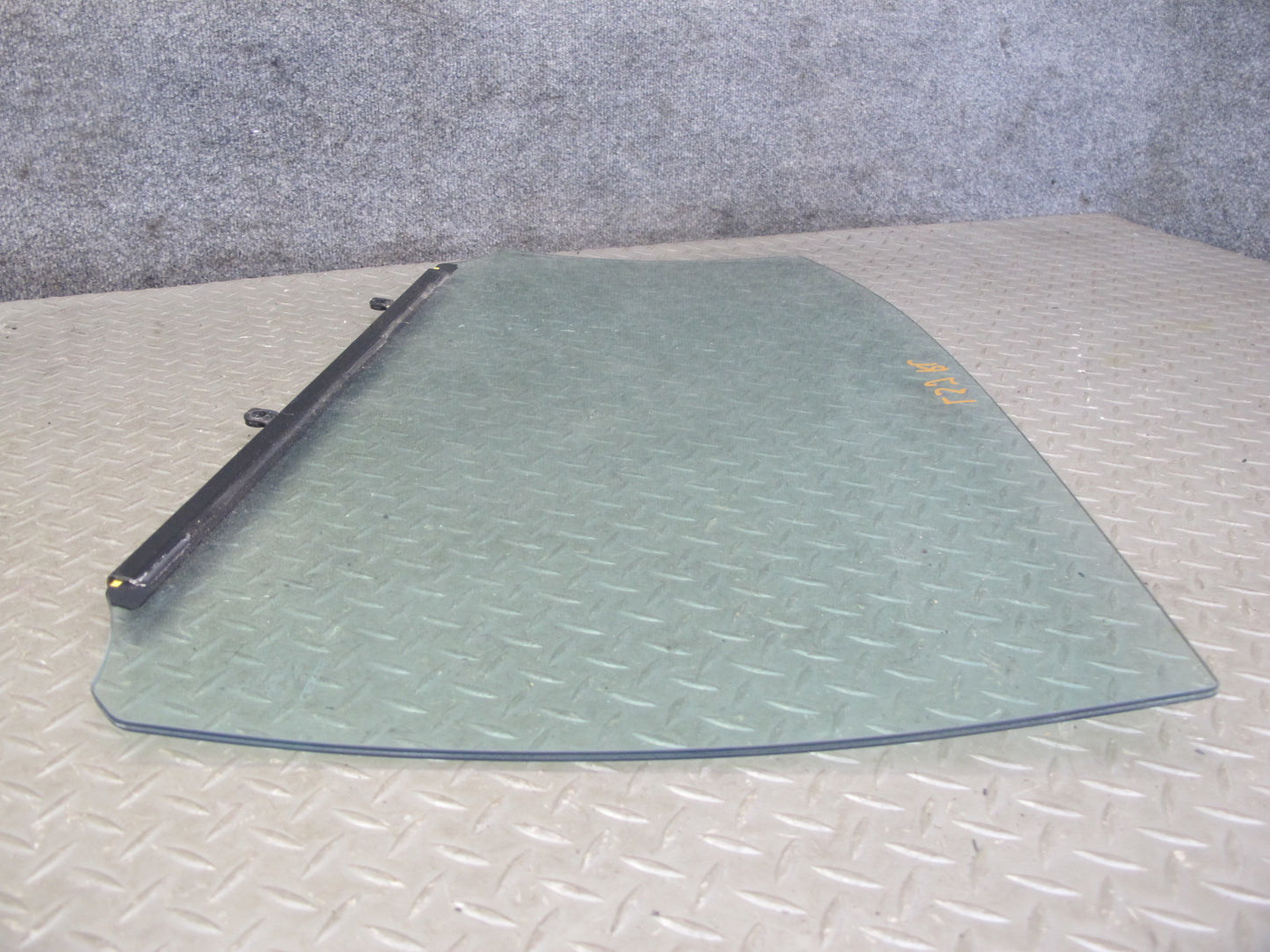 01-06 Lexus UCF30L LS430 Rear Left Door Glass Window OEM