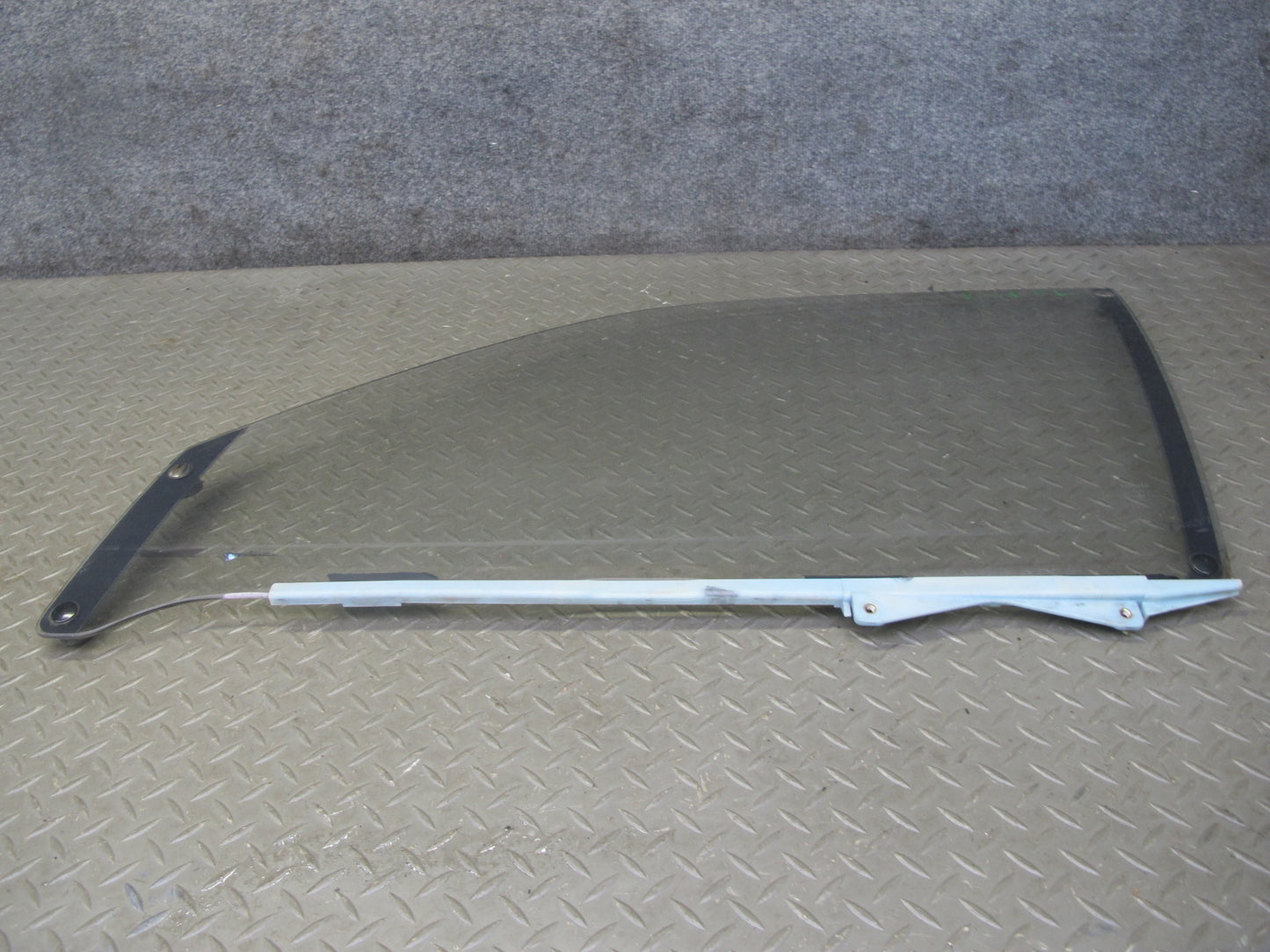 95-97 Lexus LS400 UCF20L Front Left Door Glass Window OEM