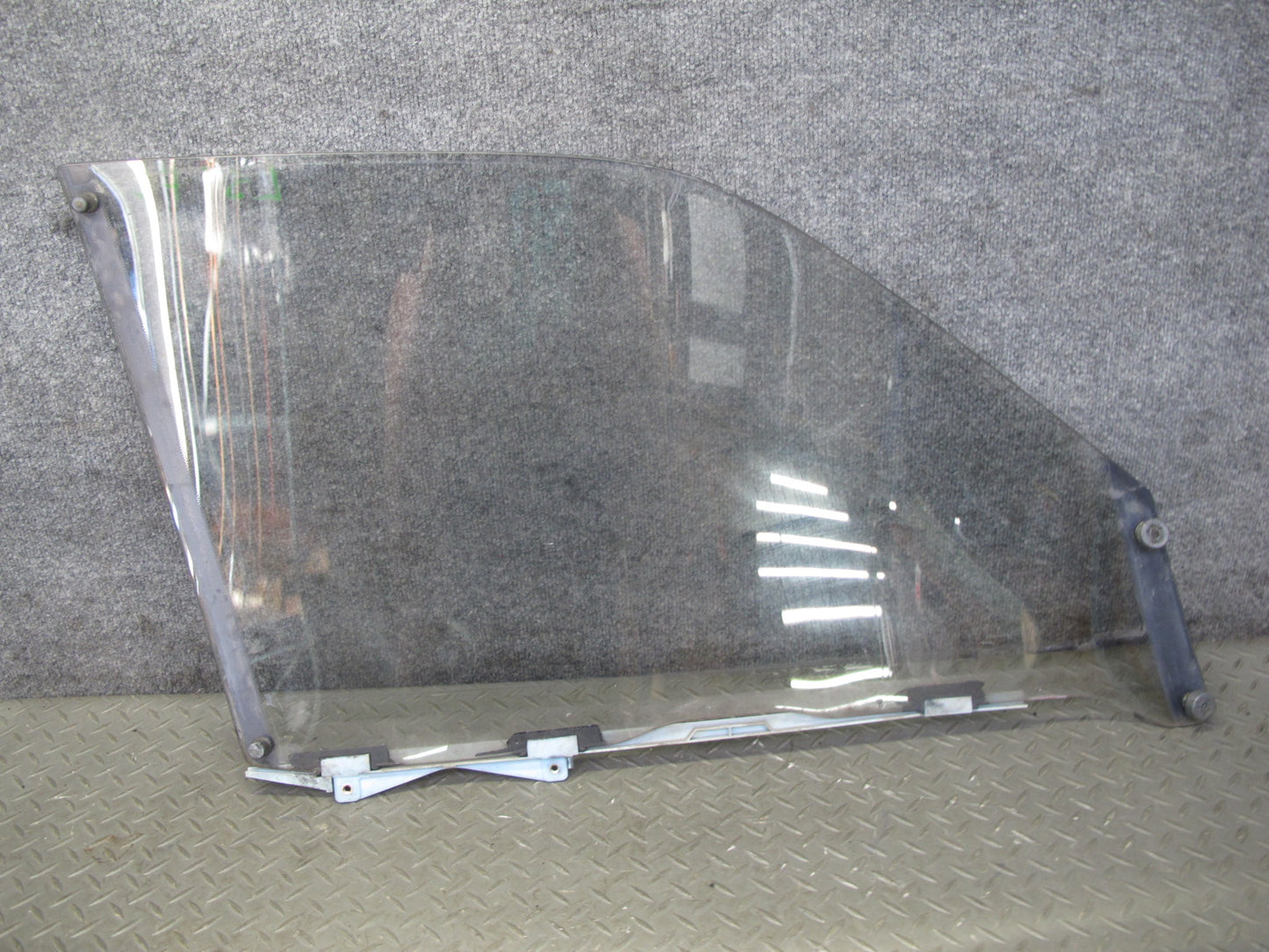 95-97 Lexus LS400 UCF20L Front Left Door Glass Window OEM