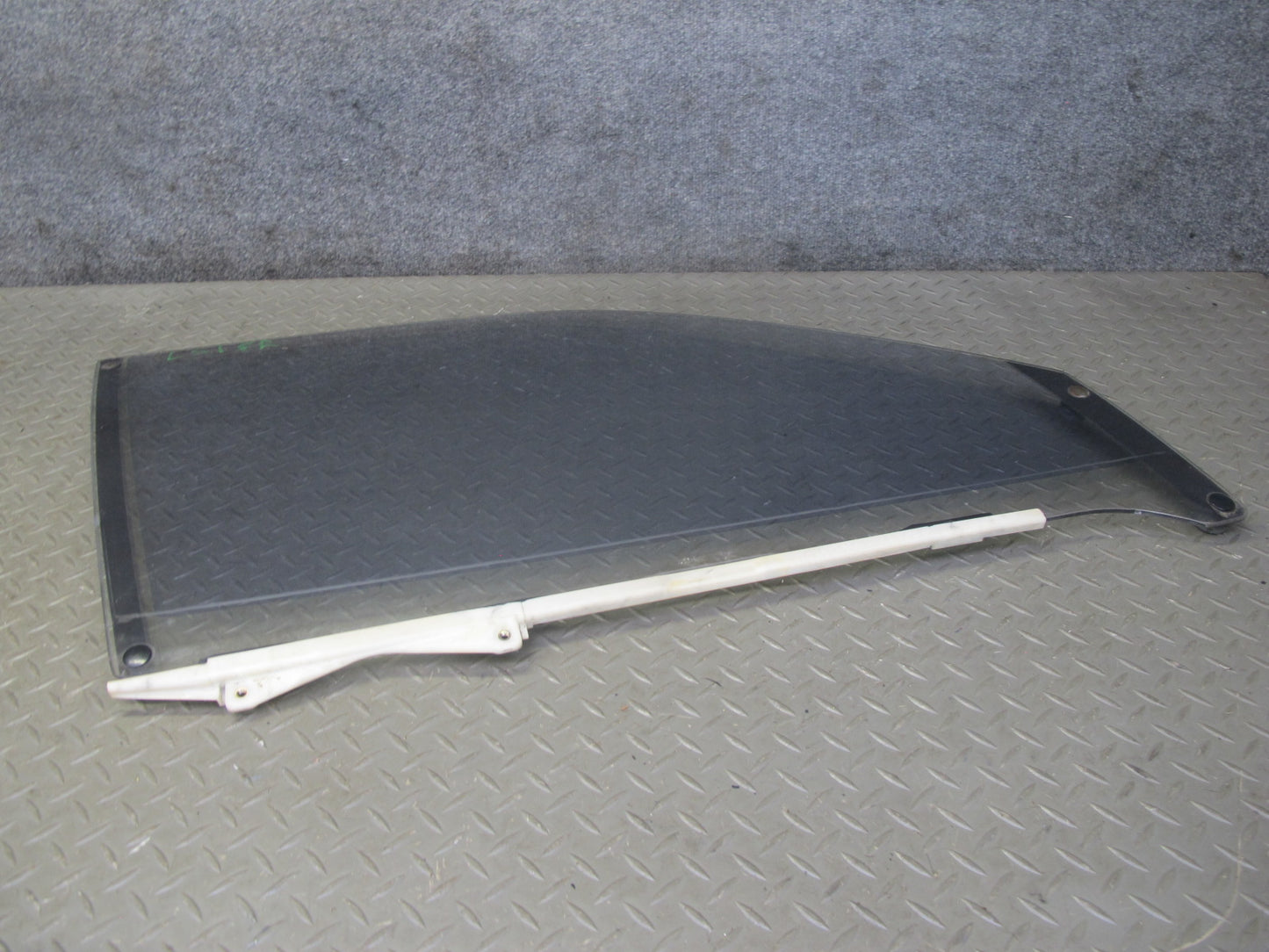 95-97 Lexus LS400 UCF20L Front Right Door Glass Window OEM