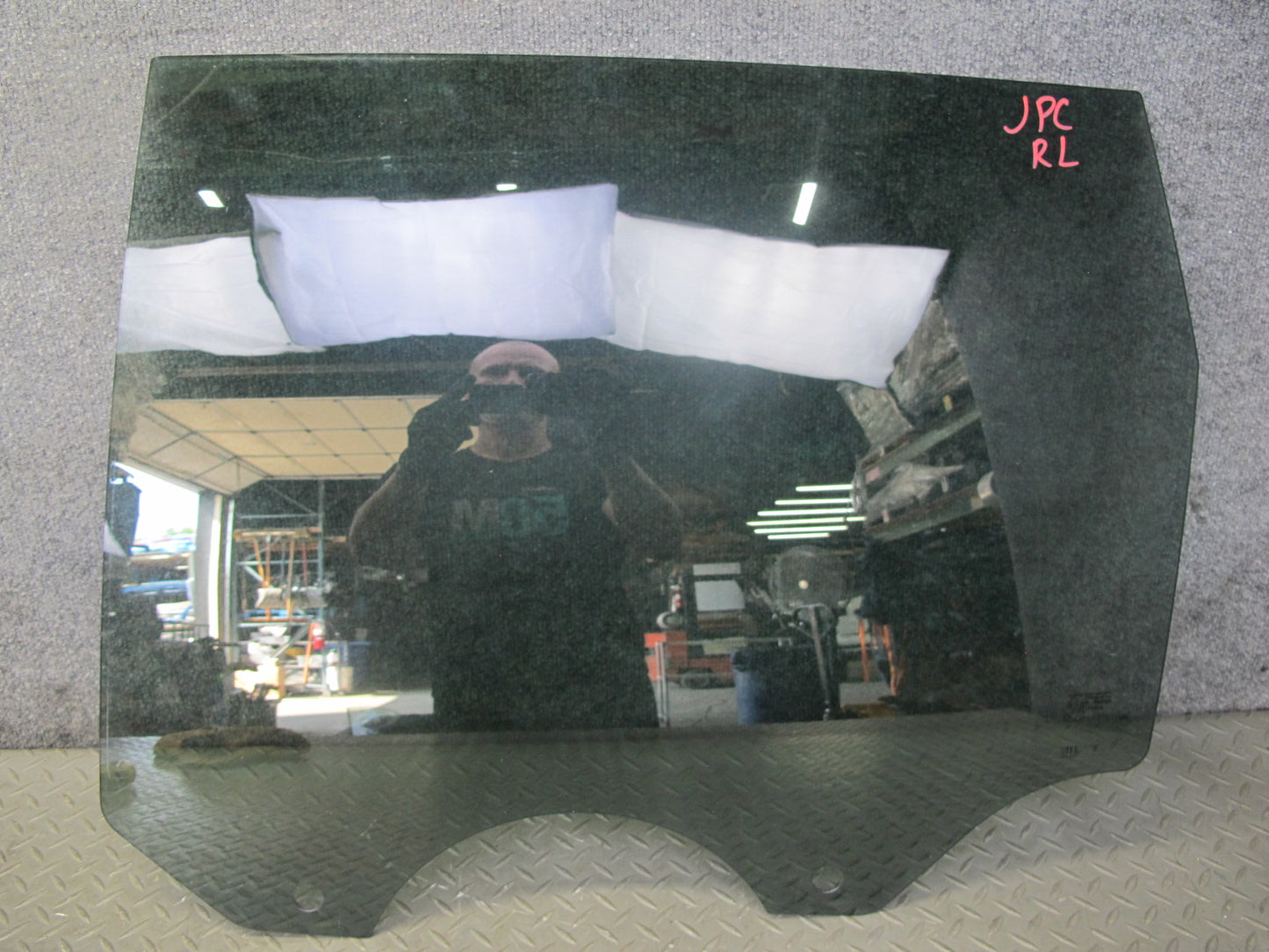 2003-2010 Porsche Cayenne 955 Rear Left Door Glass Window