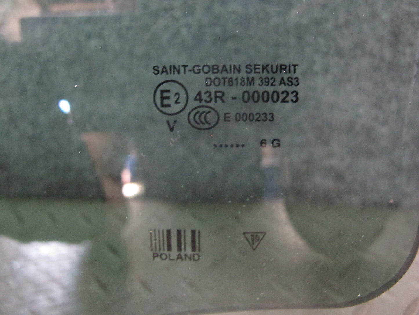 2003-2010 Porsche Cayenne 955 Rear Left Door Glass Window