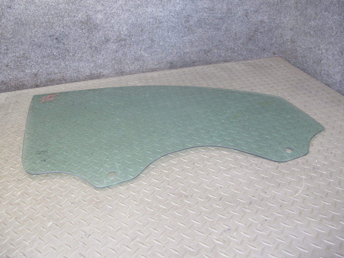 2003-2010 Porsche Cayenne 955 Front Right Door Glass Window
