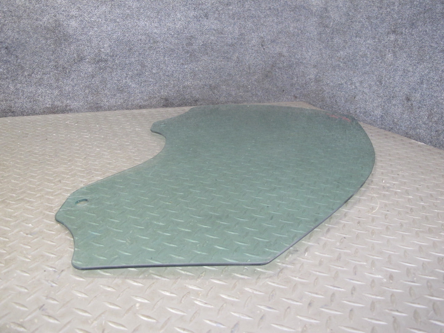 2003-2010 Porsche Cayenne 955 Front Right Door Glass Window