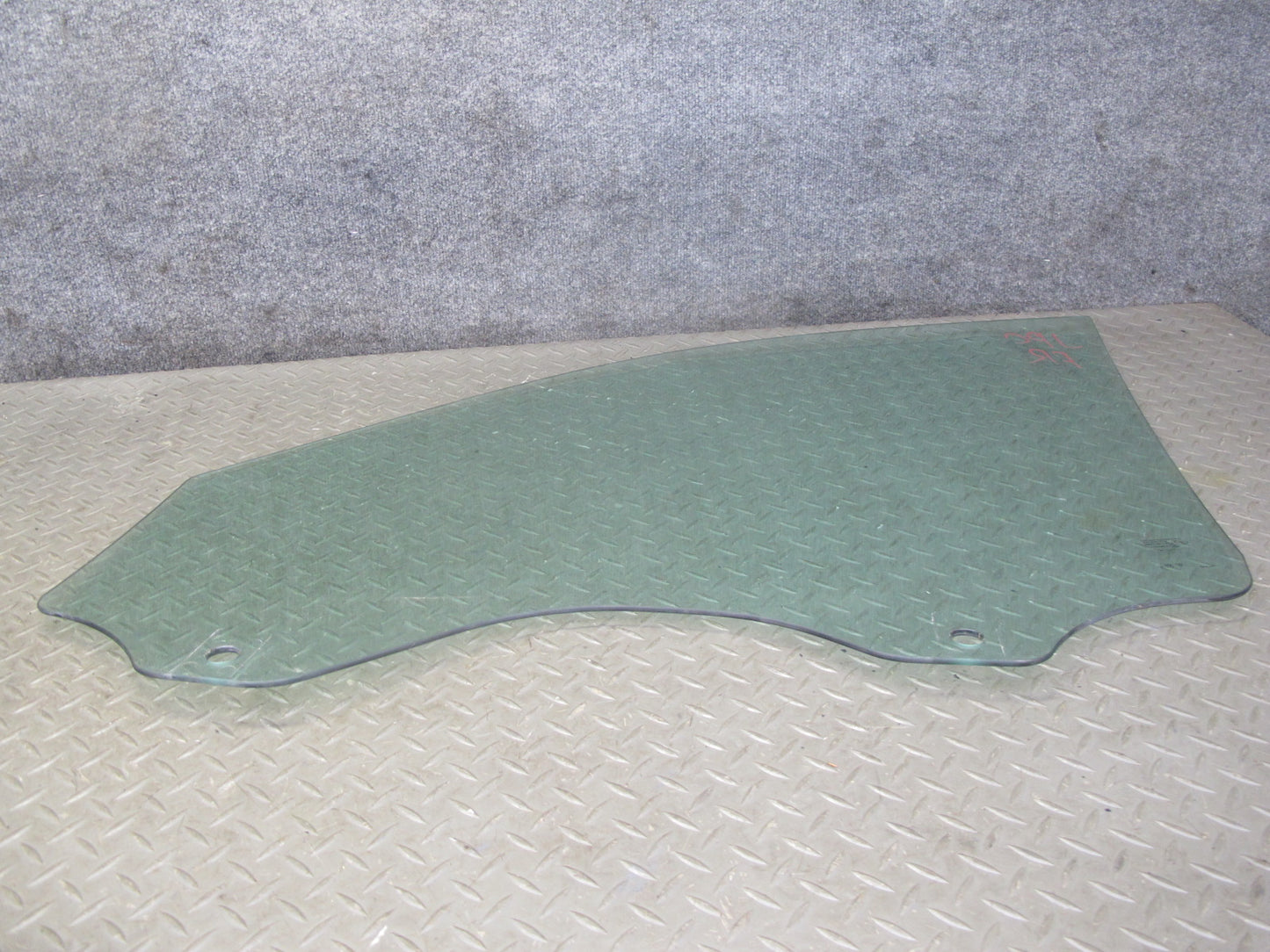 2003-2010 Porsche Cayenne 955 Front Right Door Glass Window