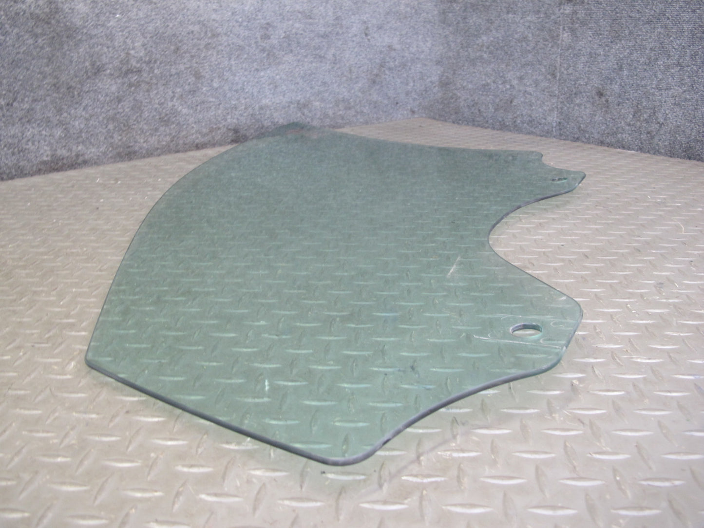 2003-2010 Porsche Cayenne 955 Front Right Door Glass Window