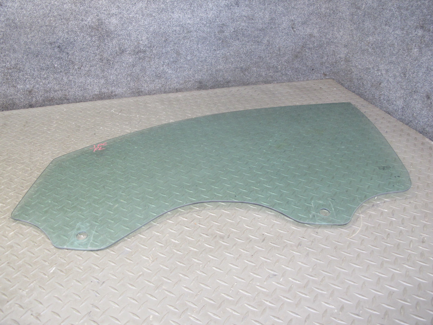 2003-2010 Porsche Cayenne 955 Front Left Door Glass Window