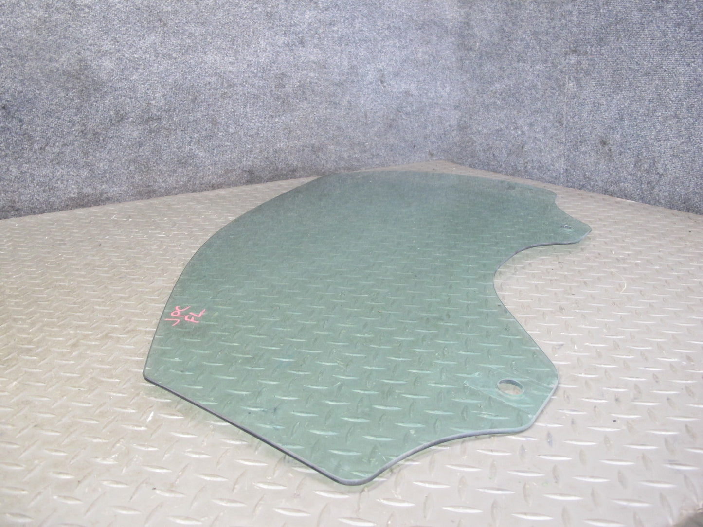 2003-2010 Porsche Cayenne 955 Front Left Door Glass Window