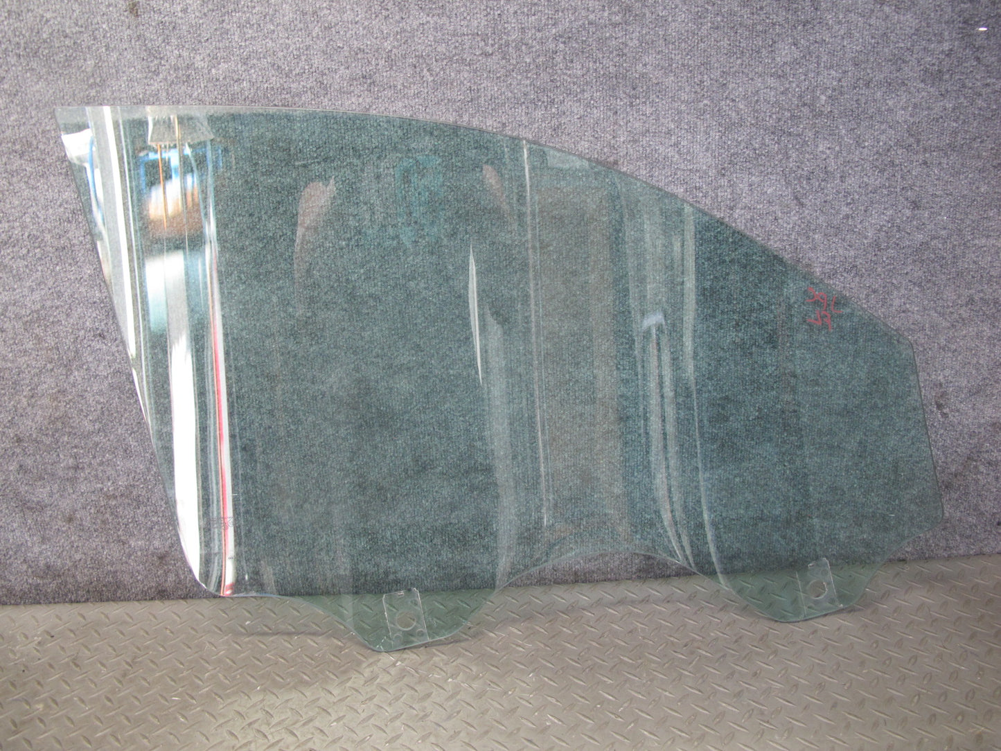 2003-2010 Porsche Cayenne 955 Front Left Door Glass Window