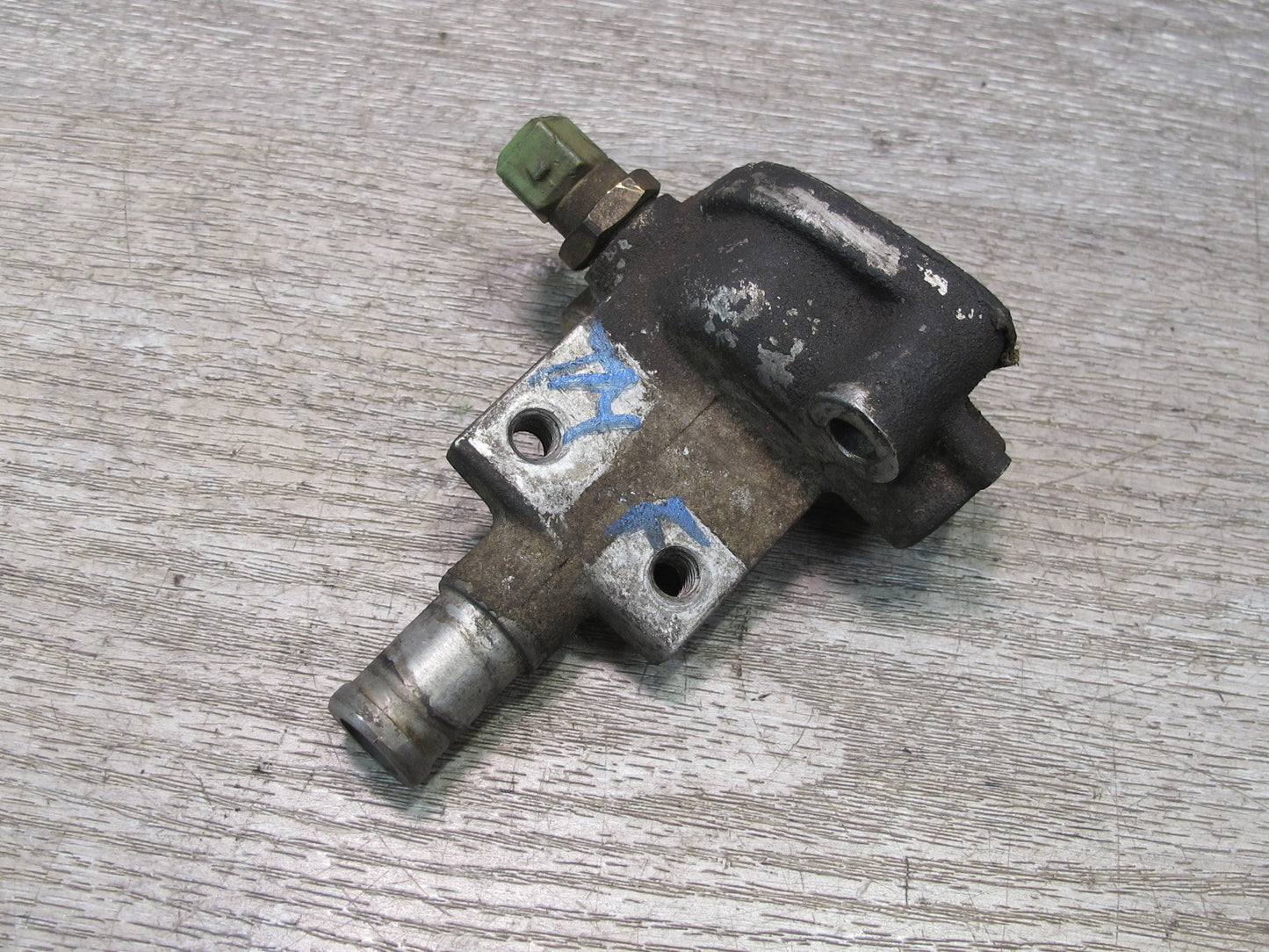 88-89 Toyota MR2 AW15 4AGELC Cylinder Head Coolant Outlet Housing OEM