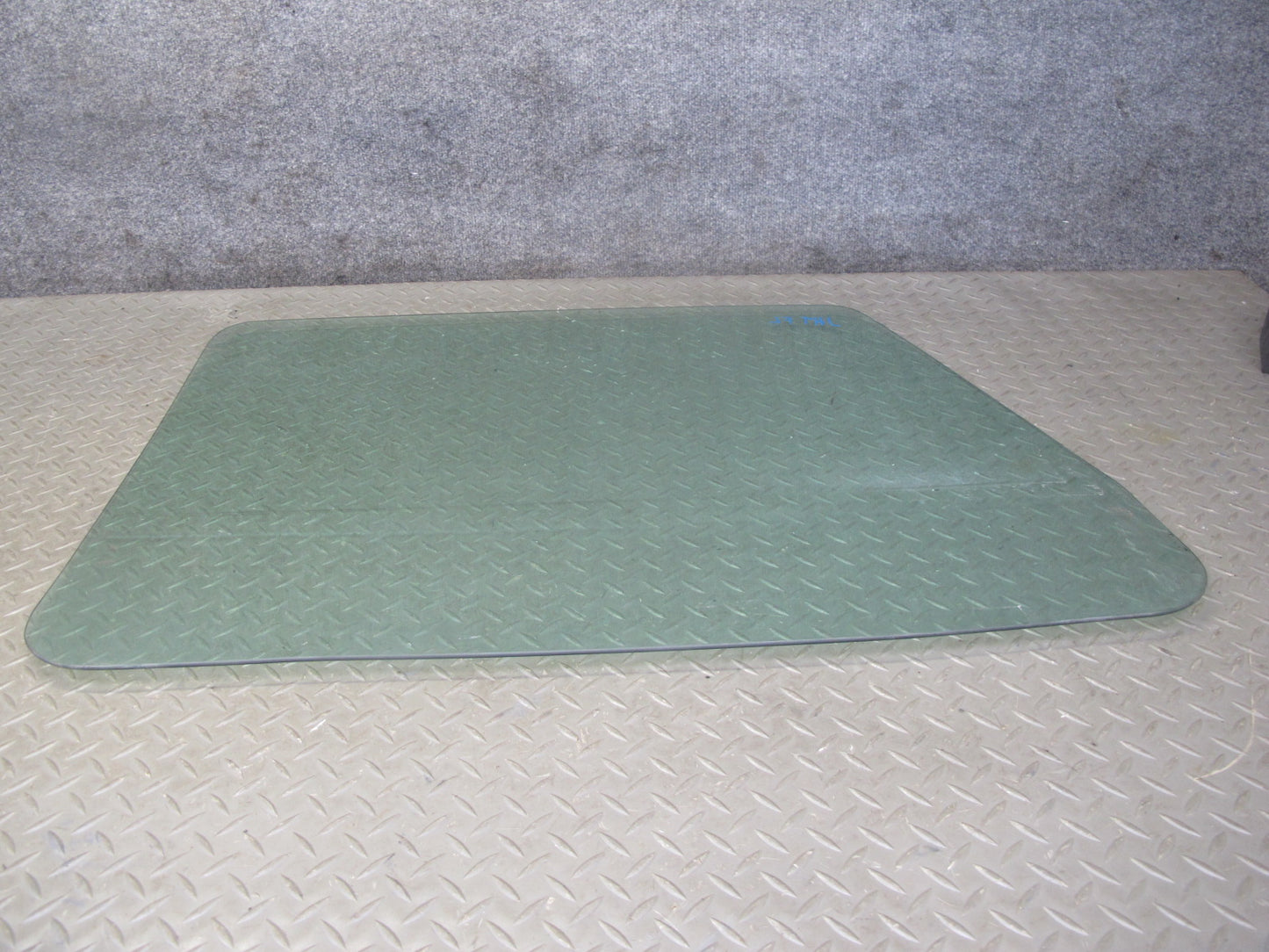 2003-2009 Hummer H2 Front Left Driver Side Door Glass Window