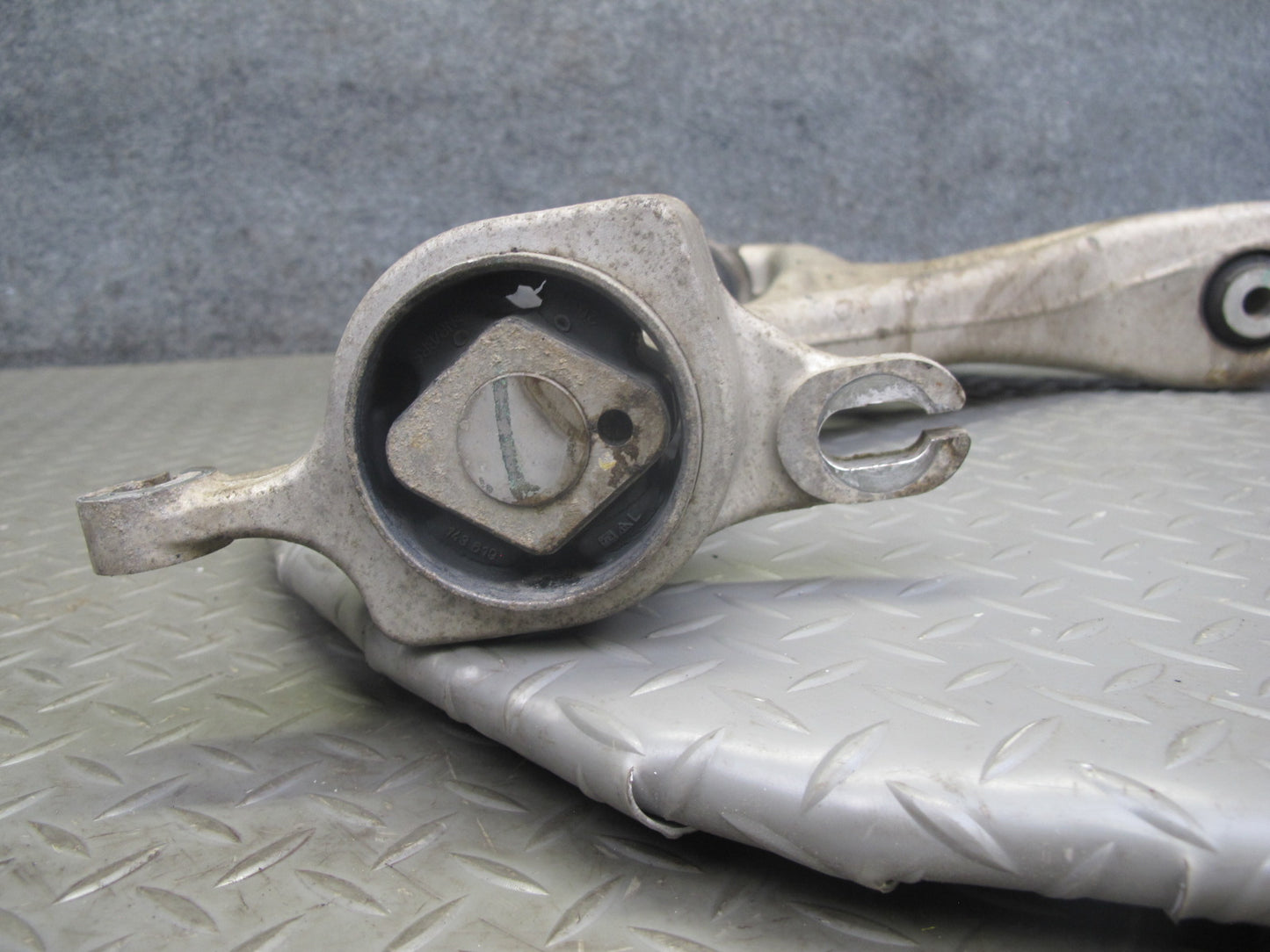 12-18 Mercedes W166 GLE Ml-class Front Right Upper & Lower Control Arm Set OEM