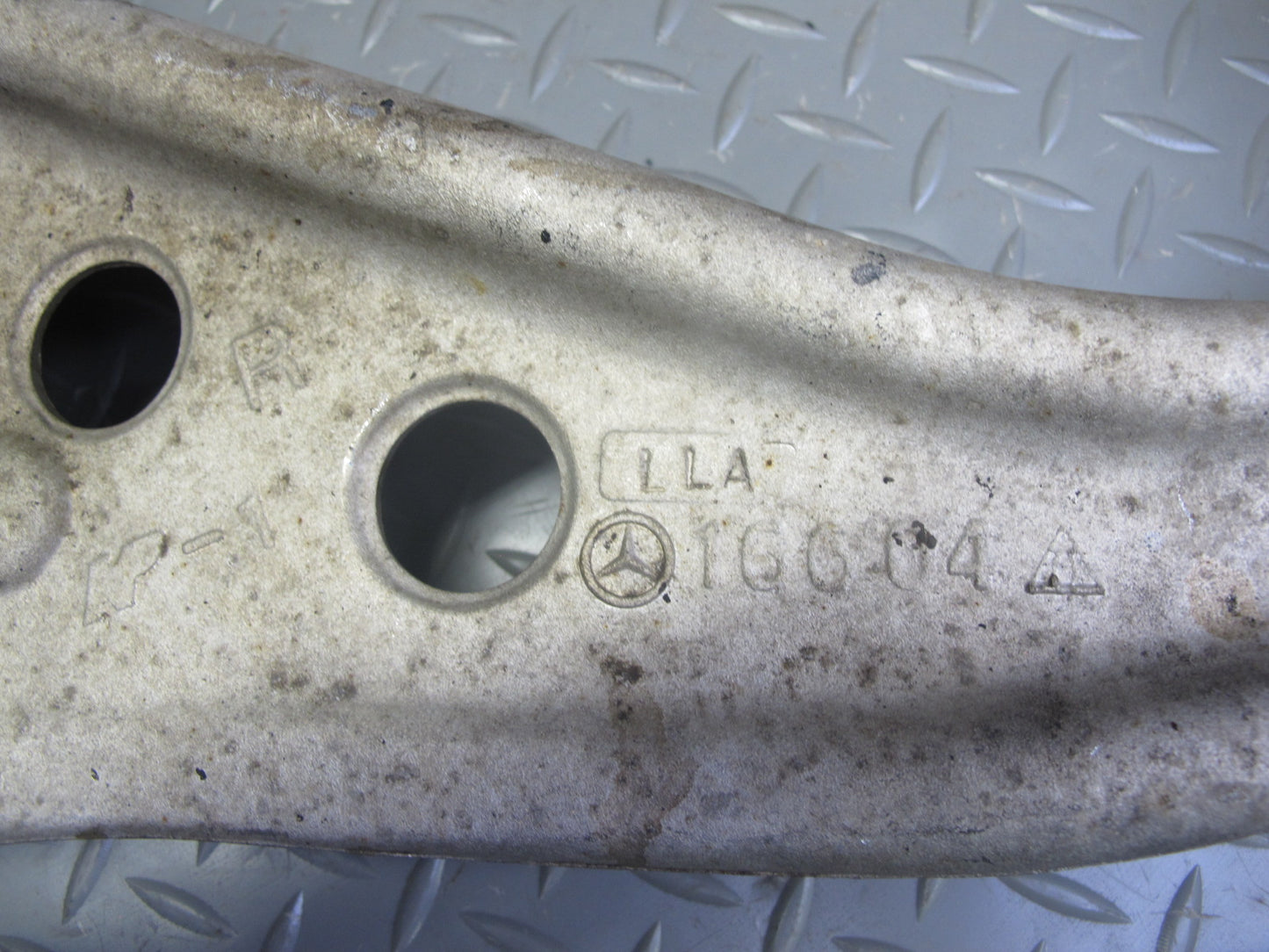 12-18 Mercedes W166 GLE Ml-class Front Right Upper & Lower Control Arm Set OEM