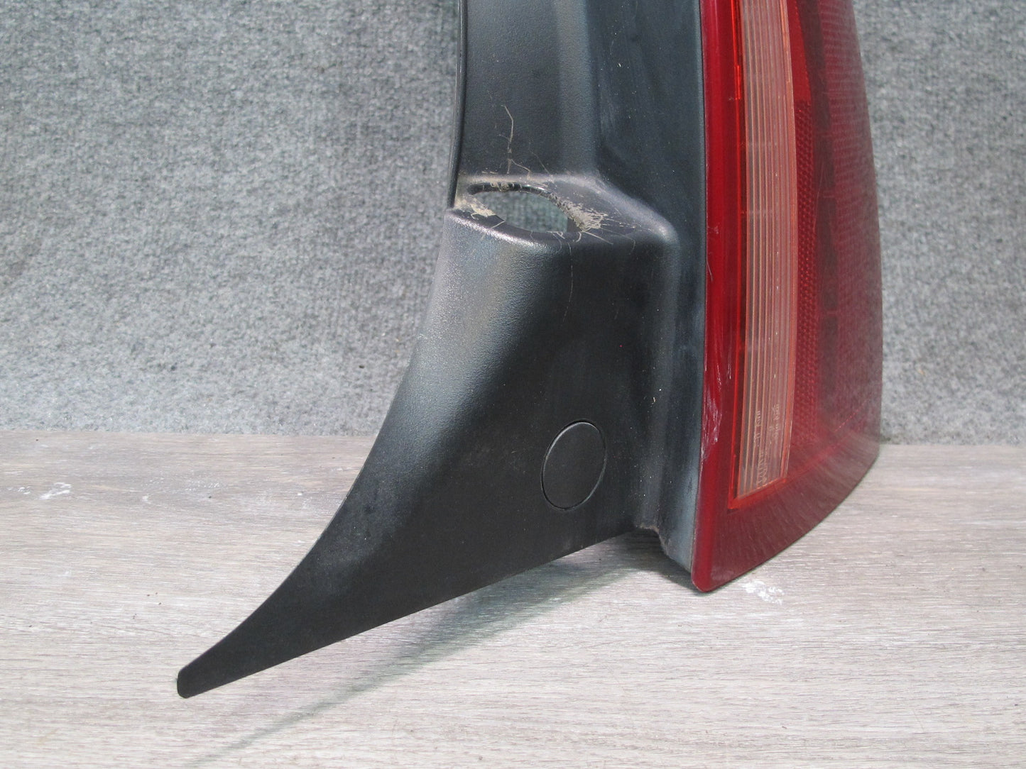 2004-2009 Cadillac XLR Rear Right Passenger Side Brake Tail Light Lamp