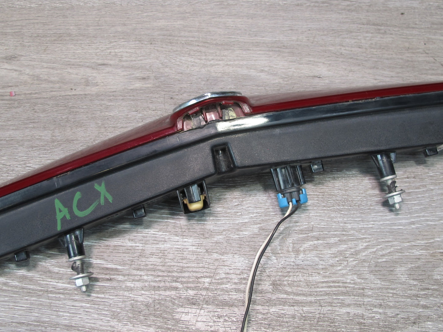 2004-2009 Cadillac XLR Rear Center 3RD Third Brake Stop Light Lamp
