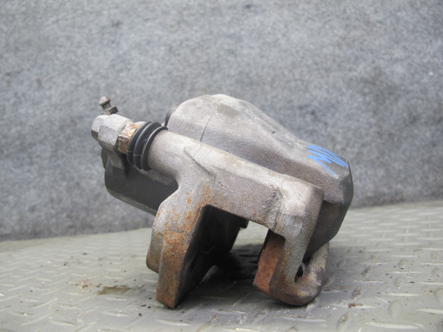 92-98 Lexus SC300 Set of 2 Front Left & Right Brake Caliper OEM
