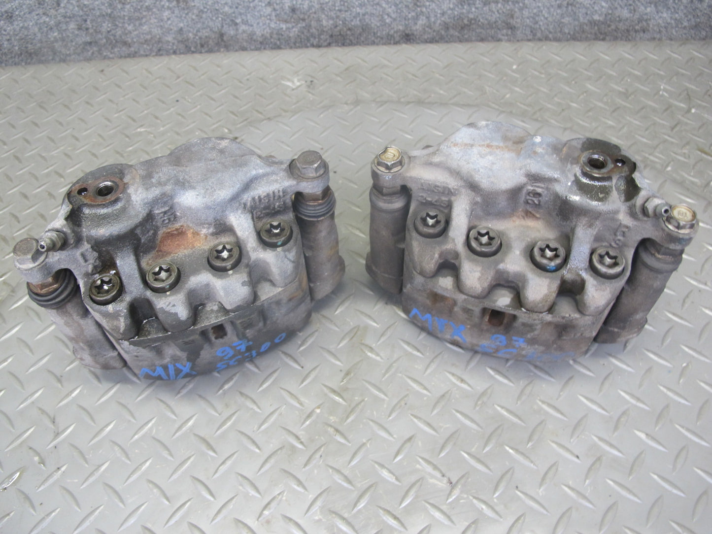 92-98 Lexus SC300 Set of 2 Front Left & Right Brake Caliper OEM