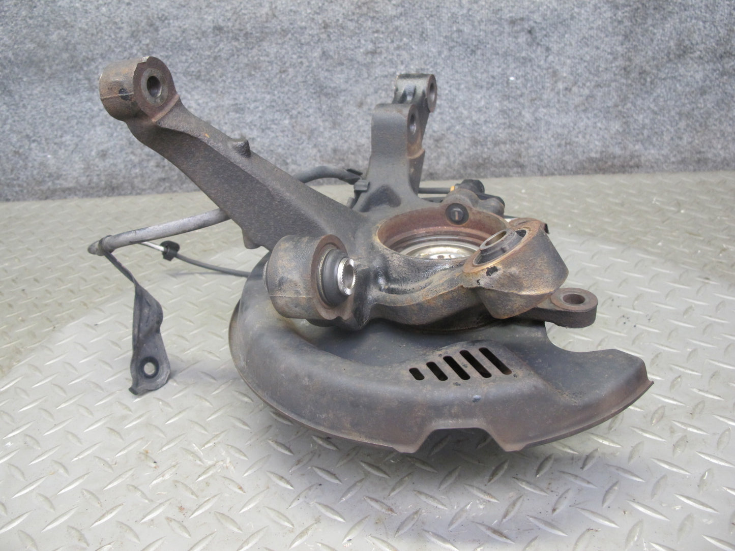 00-05 Toyota MR2 Spyder ZZW30L Rear Left Spindle Knuckle Wheel Hub Bearing OEM