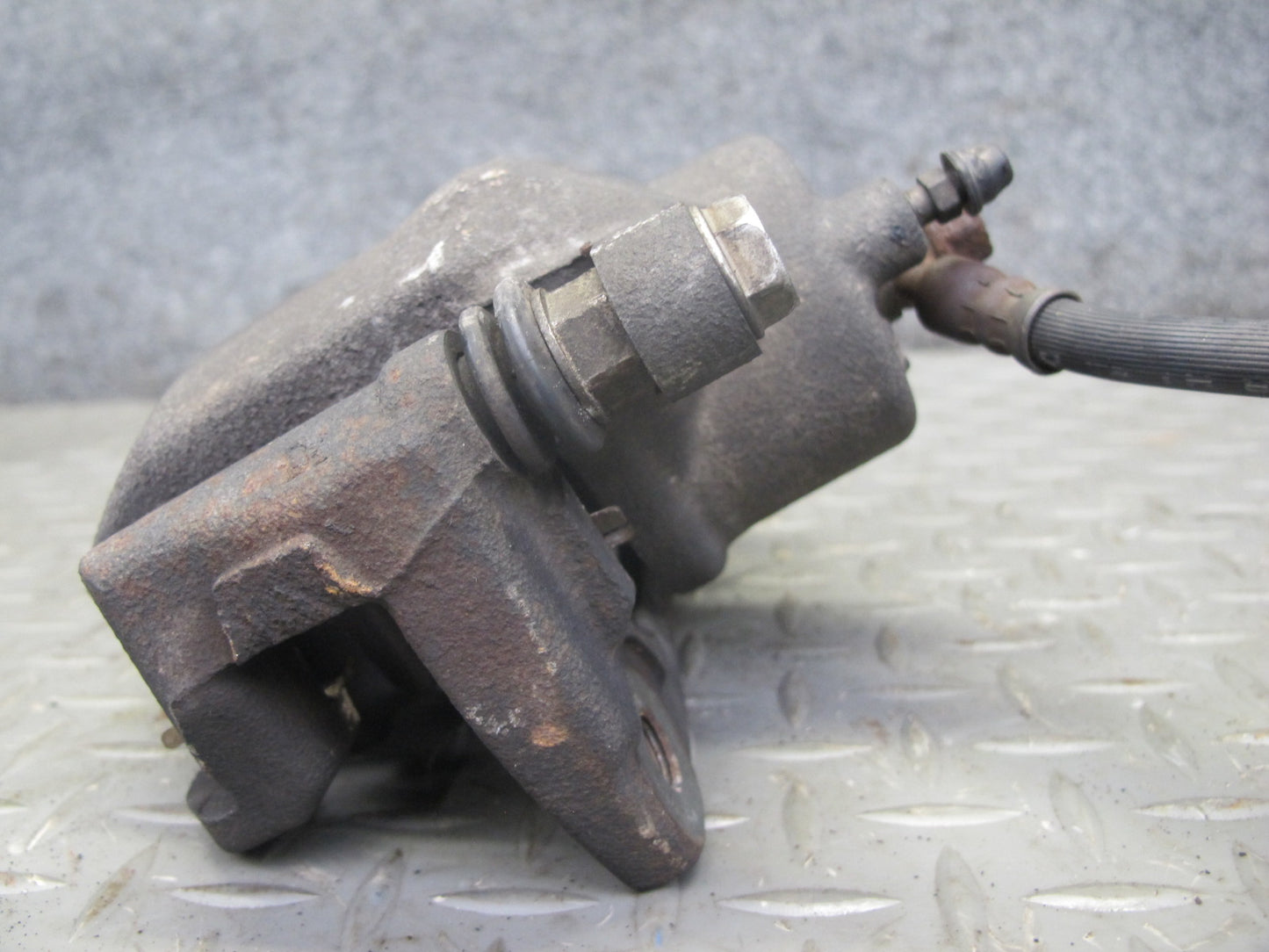 00-05 Toyota MR2 Spyder ZZW30L Set of 2 Front Left & Right Brake Caliper OEM
