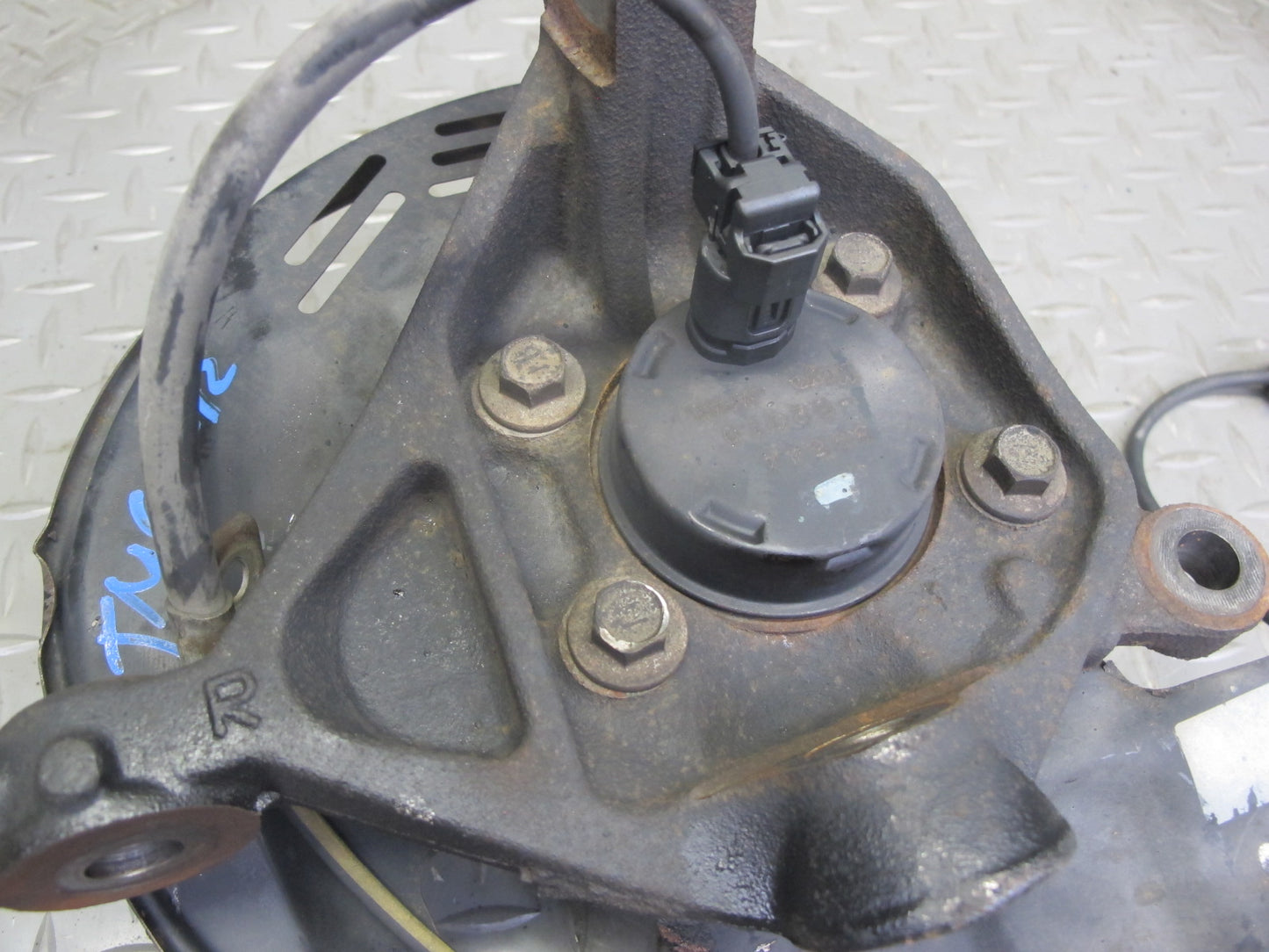 00-05 Toyota MR2 Spyder ZZW30L Front Right Spindle Knuckle Wheel Hub Bearing OEM