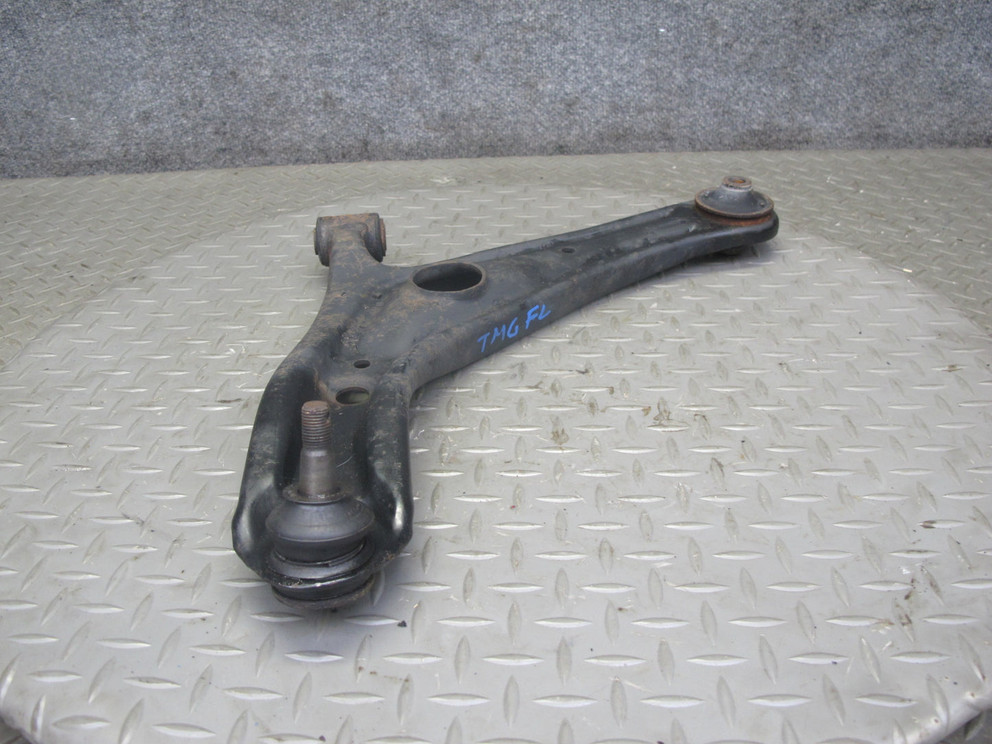 00-05 Toyota MR2 Spyder ZZW30L Front Left Suspension Lower Control Arm OEM