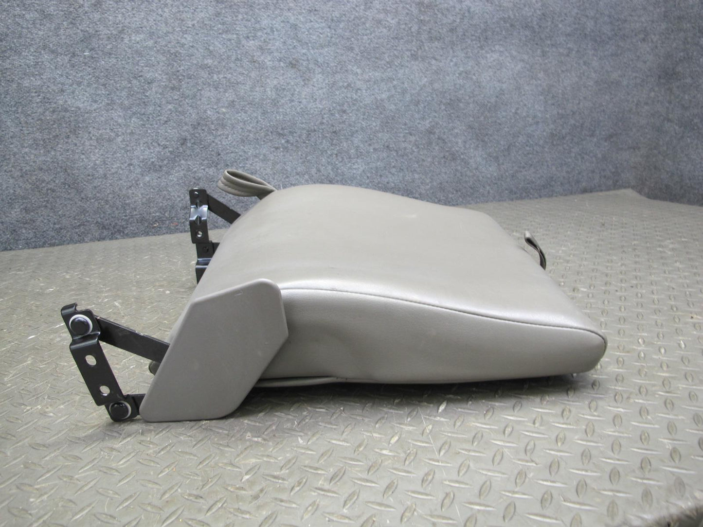 2003-2007 Hummer H2 Rear 2ND ROW Center Cushion Pad Armrest CUP Holder Leather